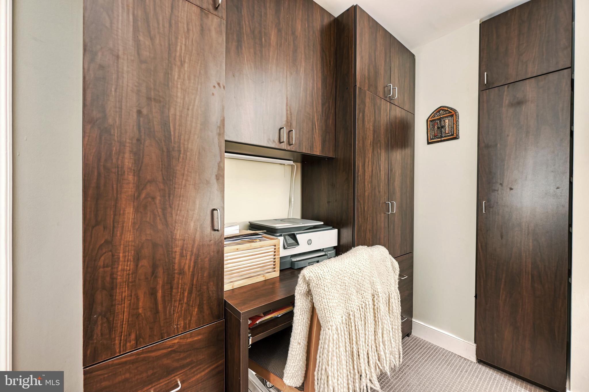 HARBOR EAST - Residential