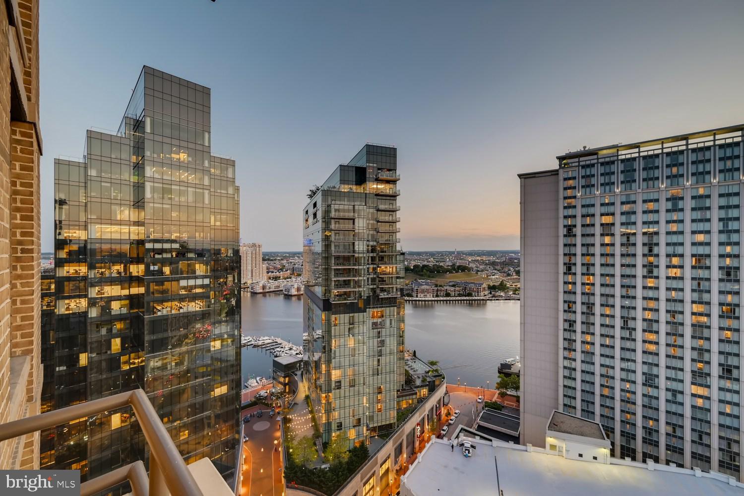 HARBOR EAST - Residential