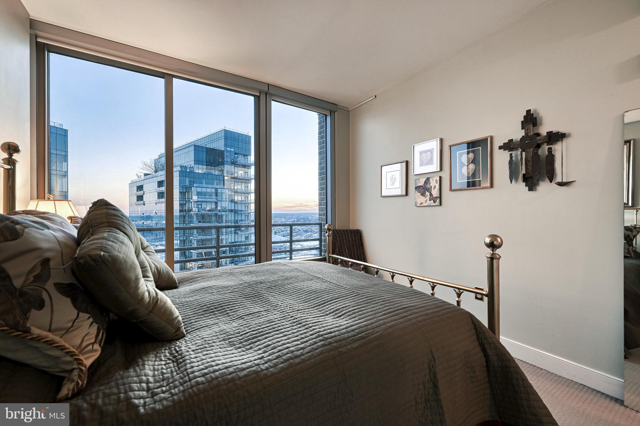 HARBOR EAST - Residential