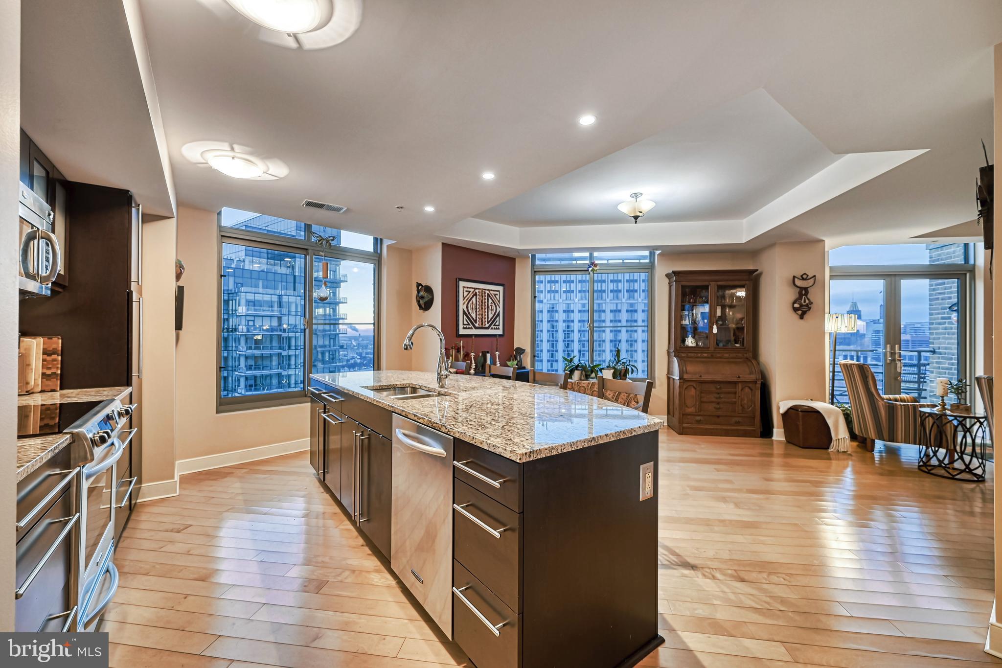 HARBOR EAST - Residential