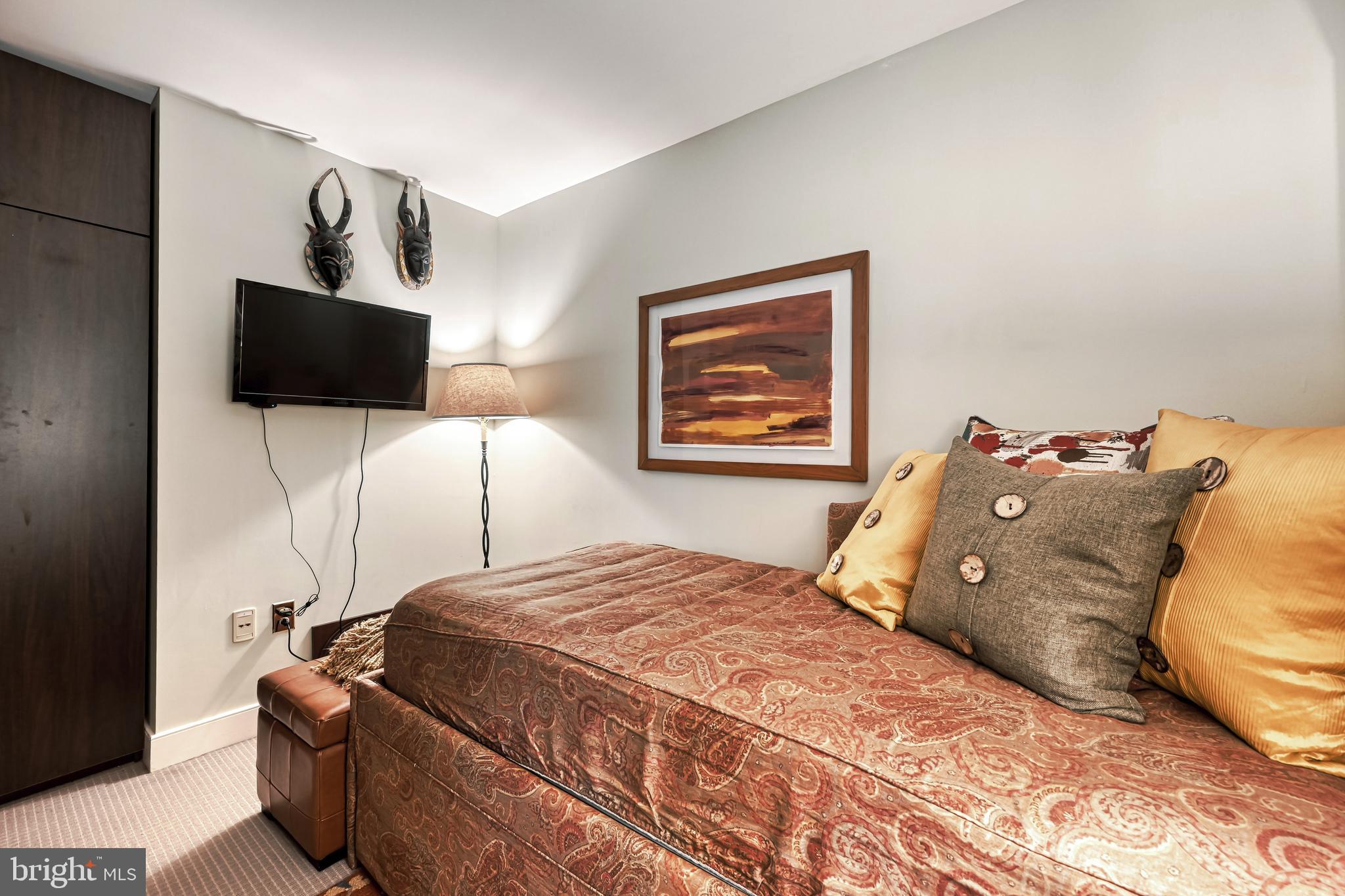 HARBOR EAST - Residential