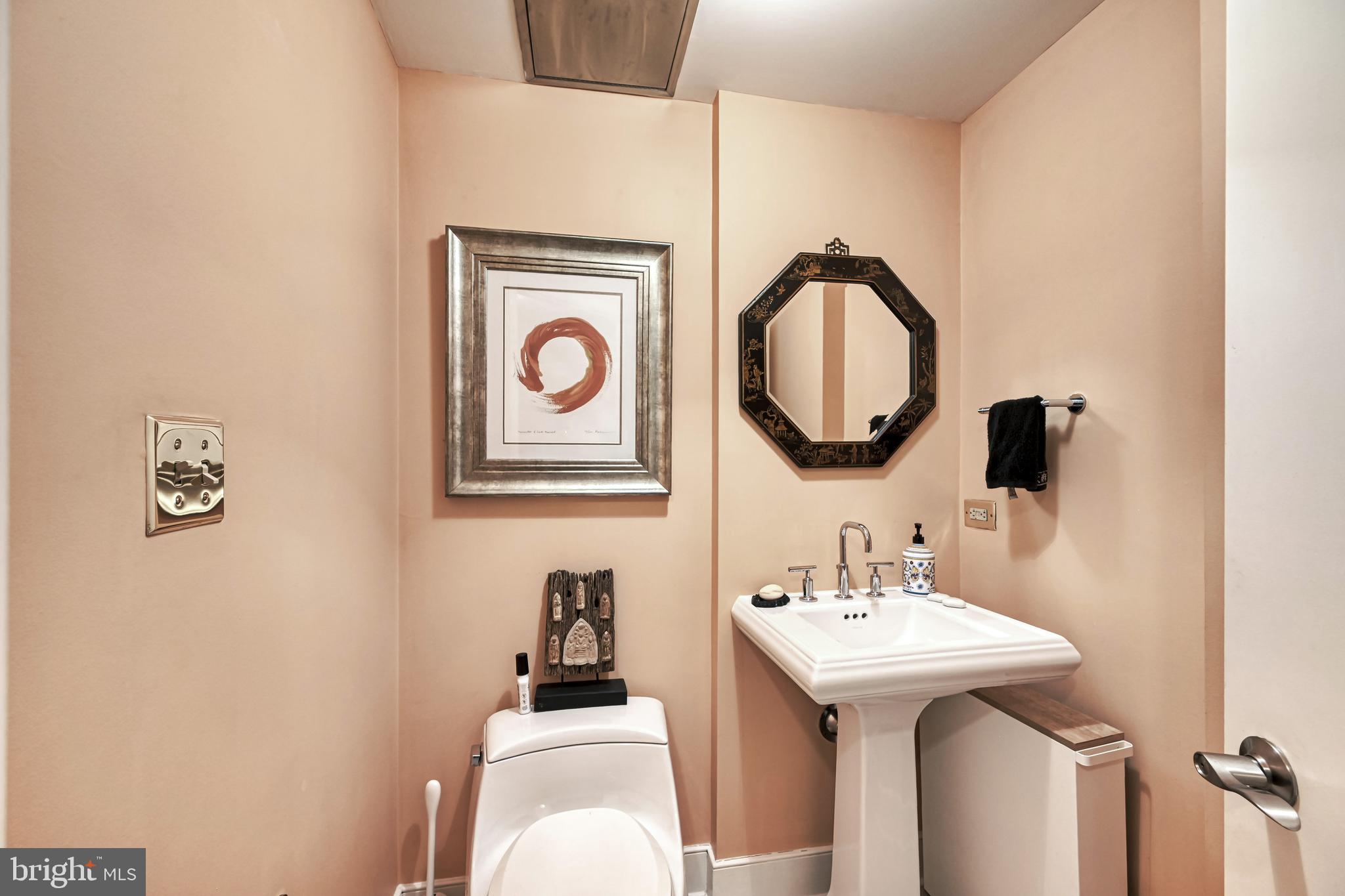 HARBOR EAST - Residential