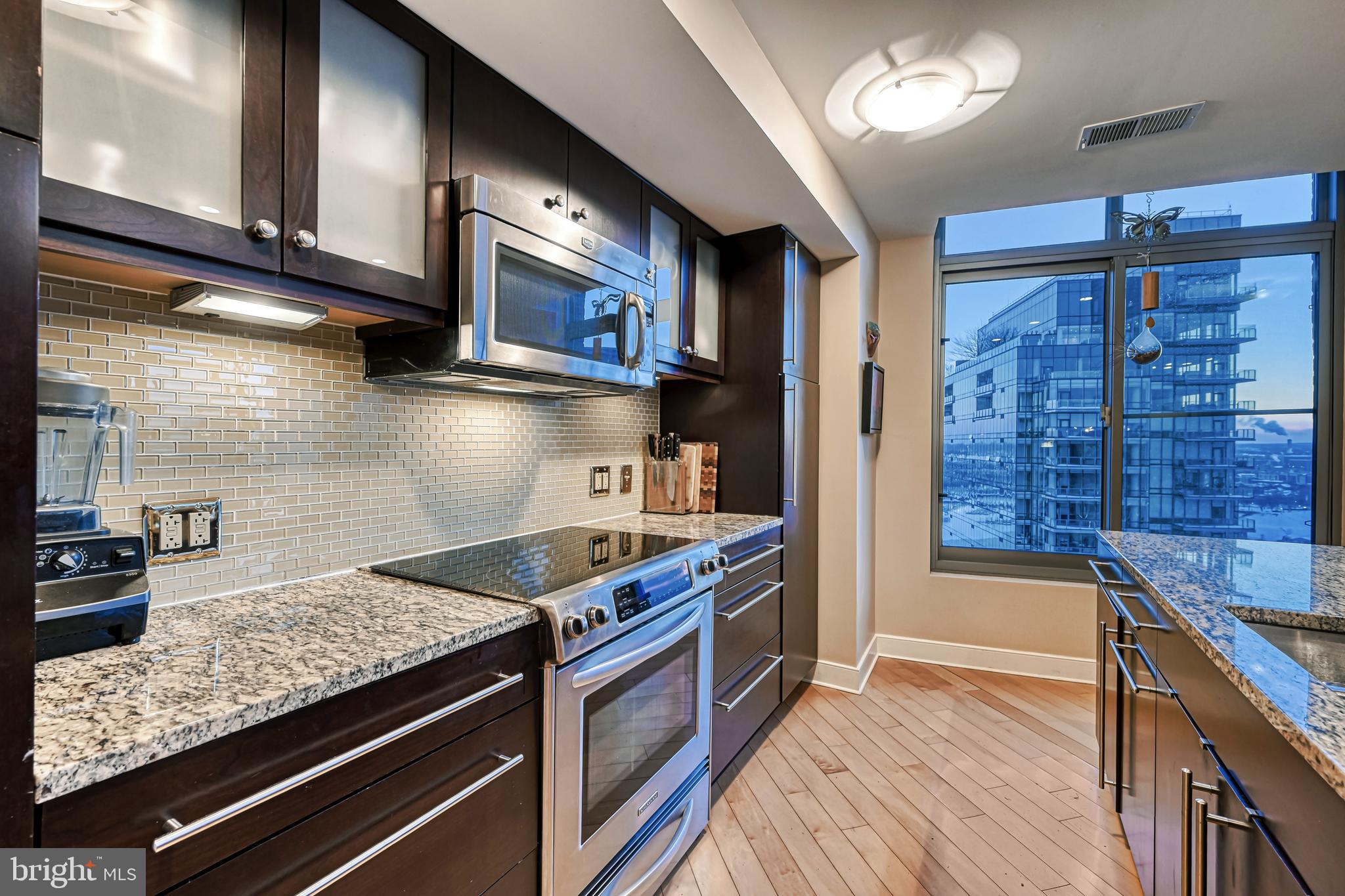 HARBOR EAST - Residential