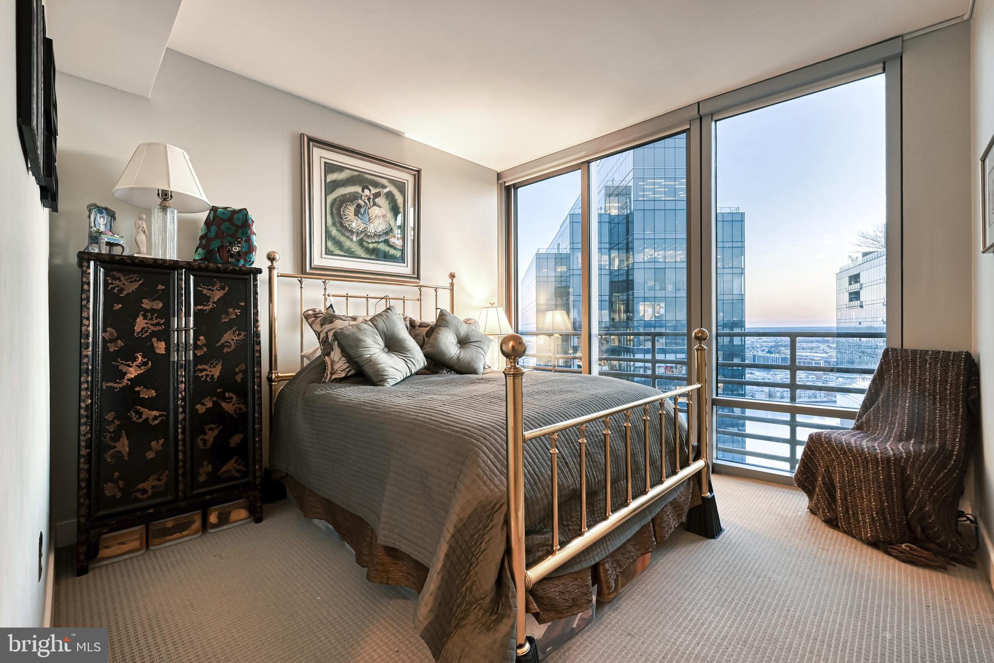 HARBOR EAST - Residential