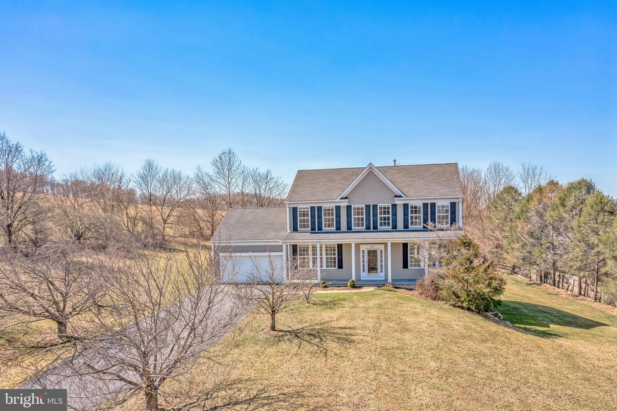 CREEKSIDE KNOLL - Residential