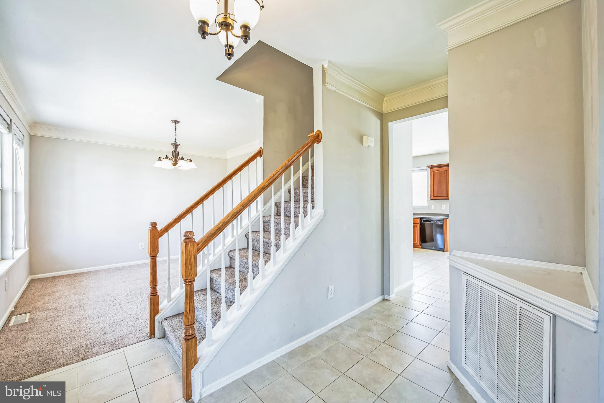 CREEKSIDE KNOLL - Residential