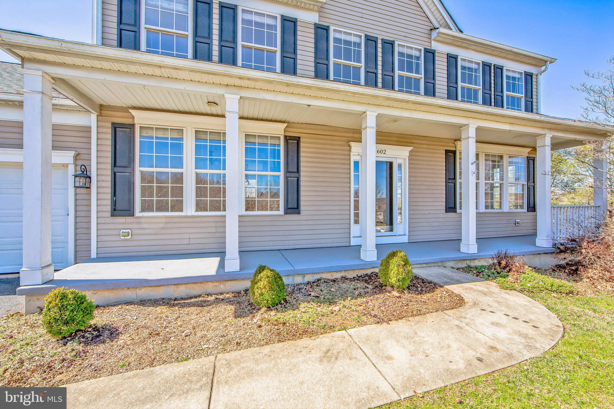 CREEKSIDE KNOLL - Residential