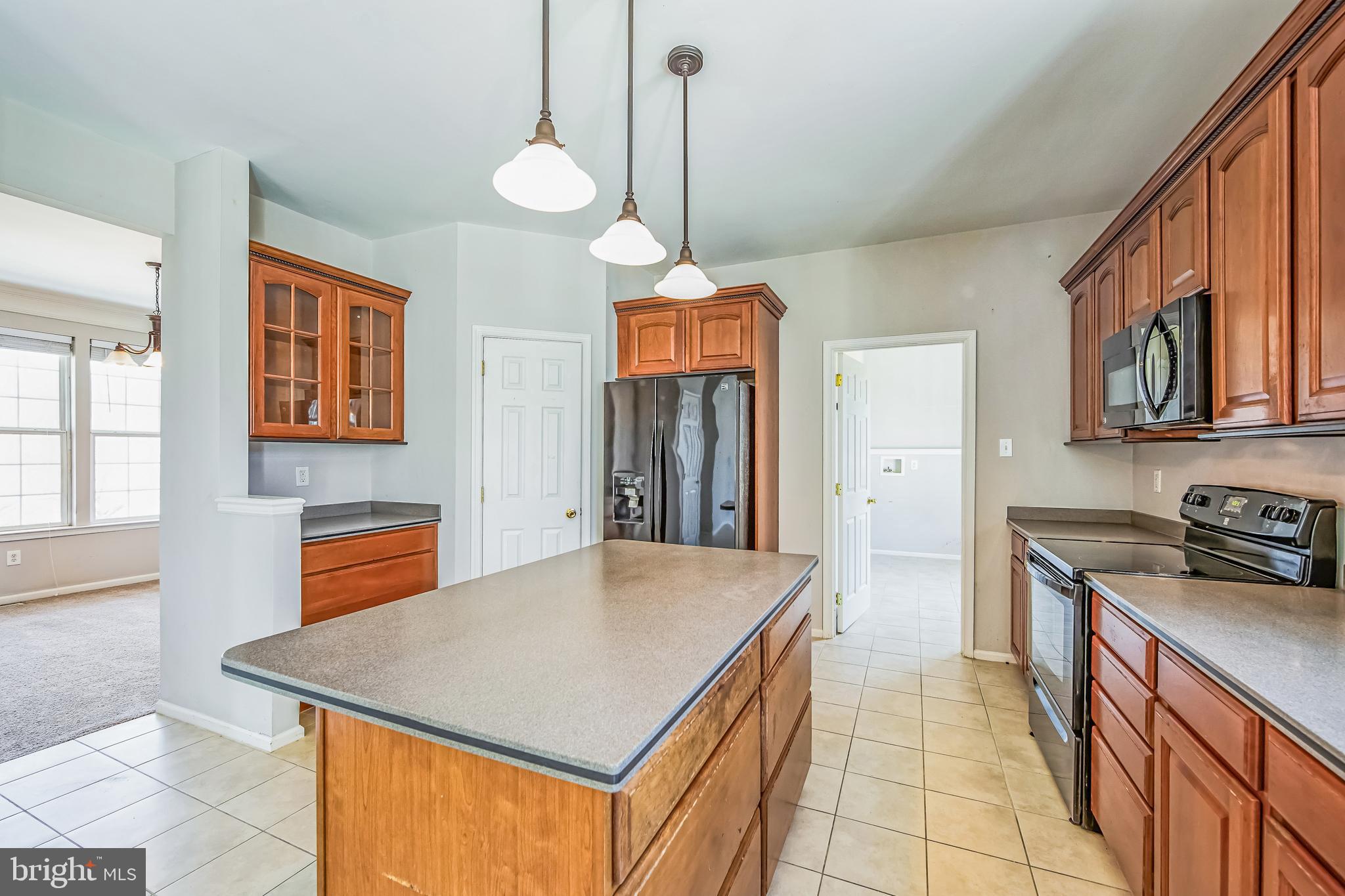 CREEKSIDE KNOLL - Residential