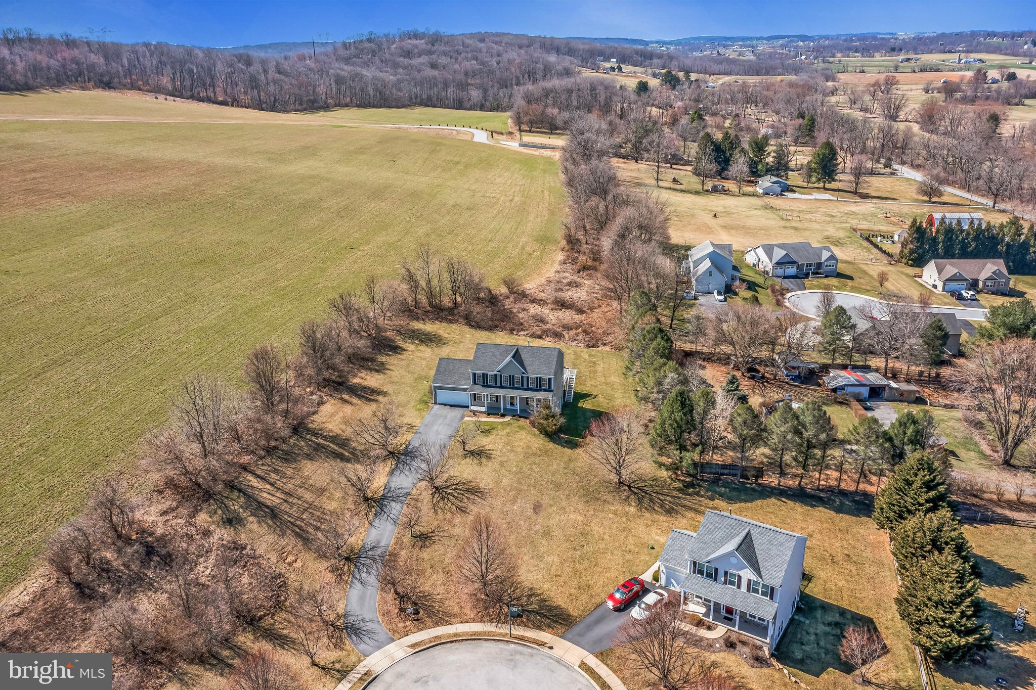 CREEKSIDE KNOLL - Residential