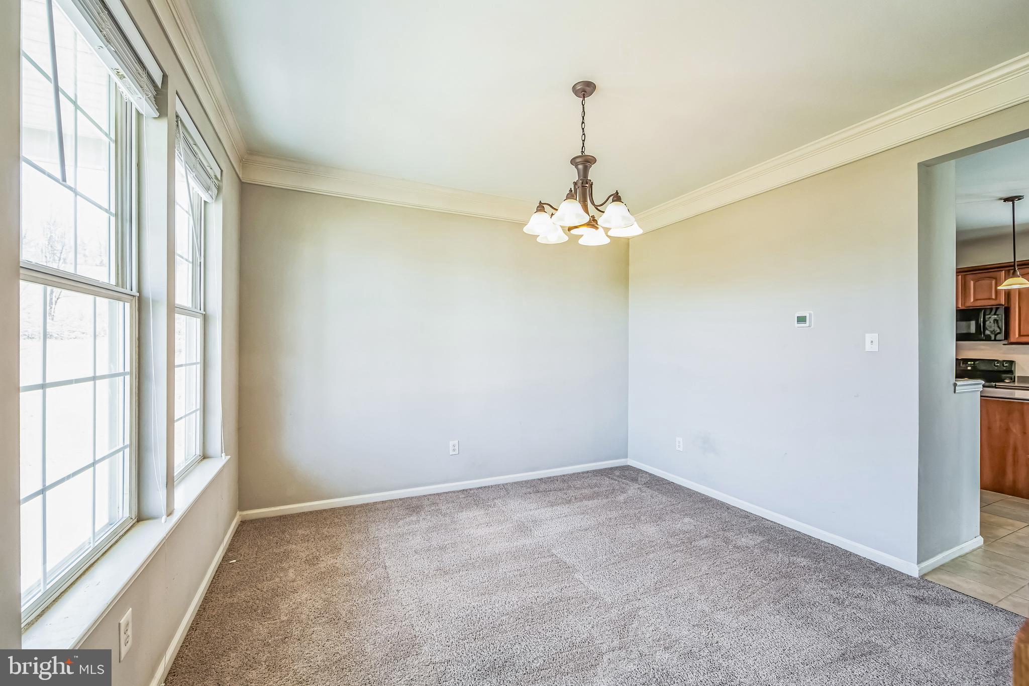 CREEKSIDE KNOLL - Residential