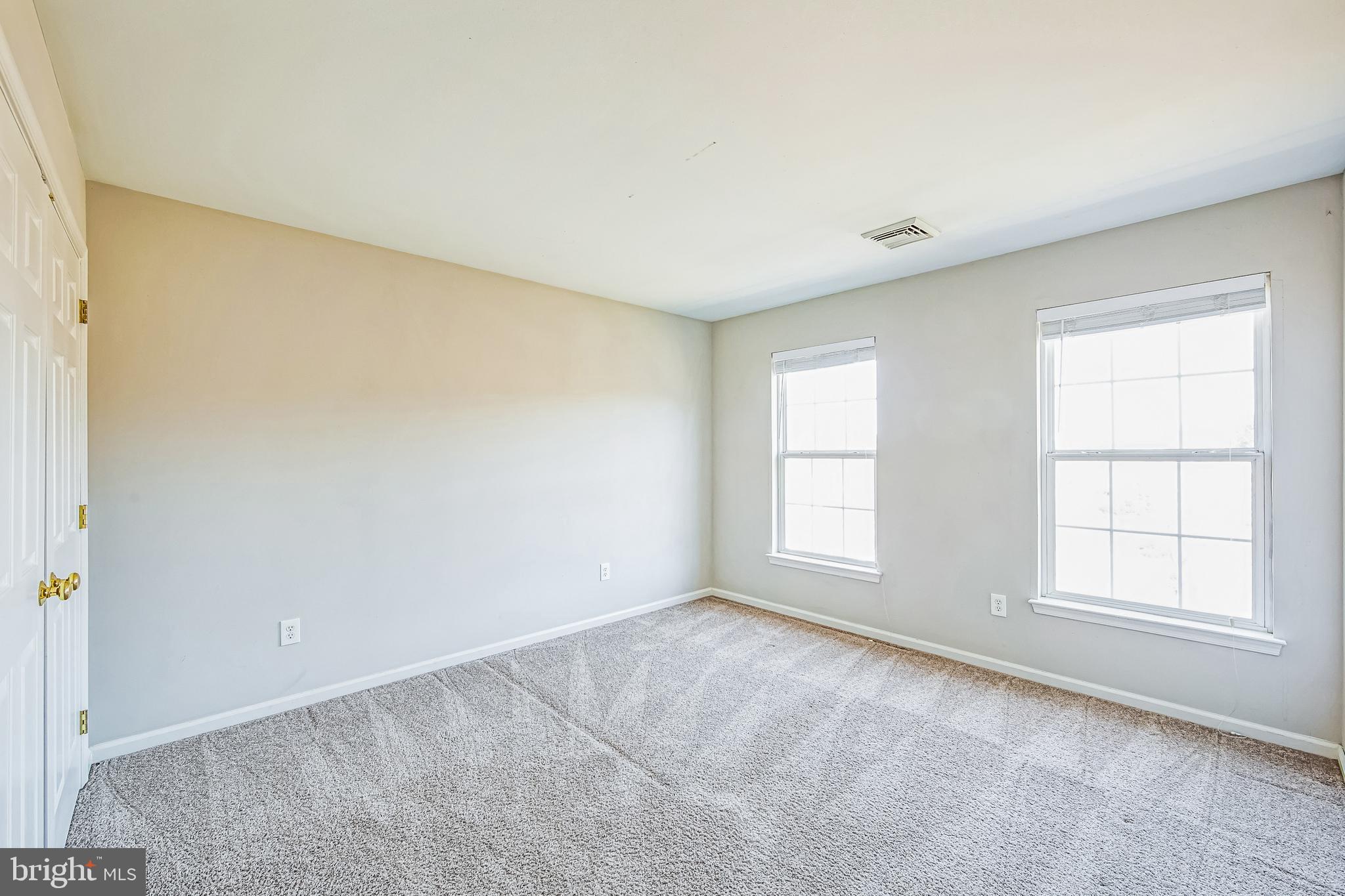 CREEKSIDE KNOLL - Residential