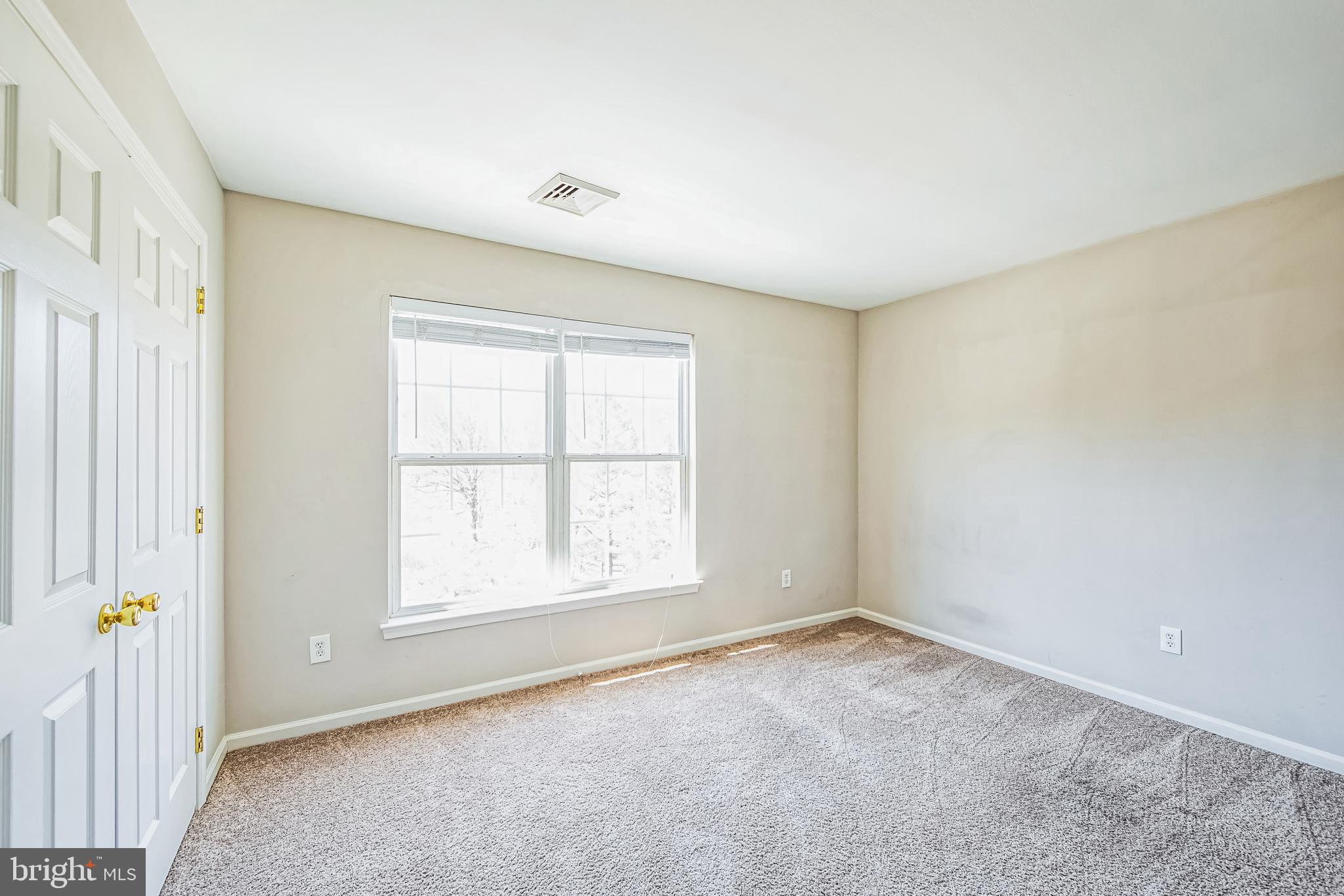 CREEKSIDE KNOLL - Residential