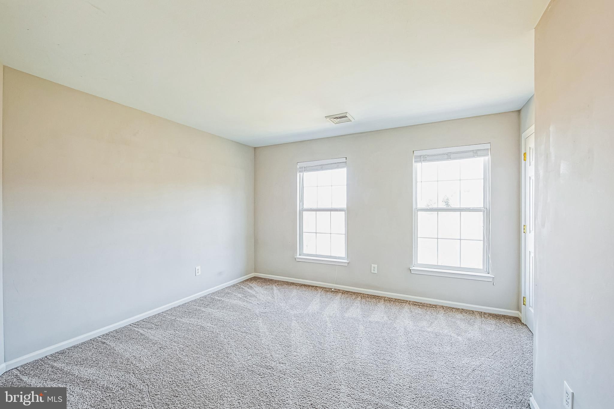 CREEKSIDE KNOLL - Residential