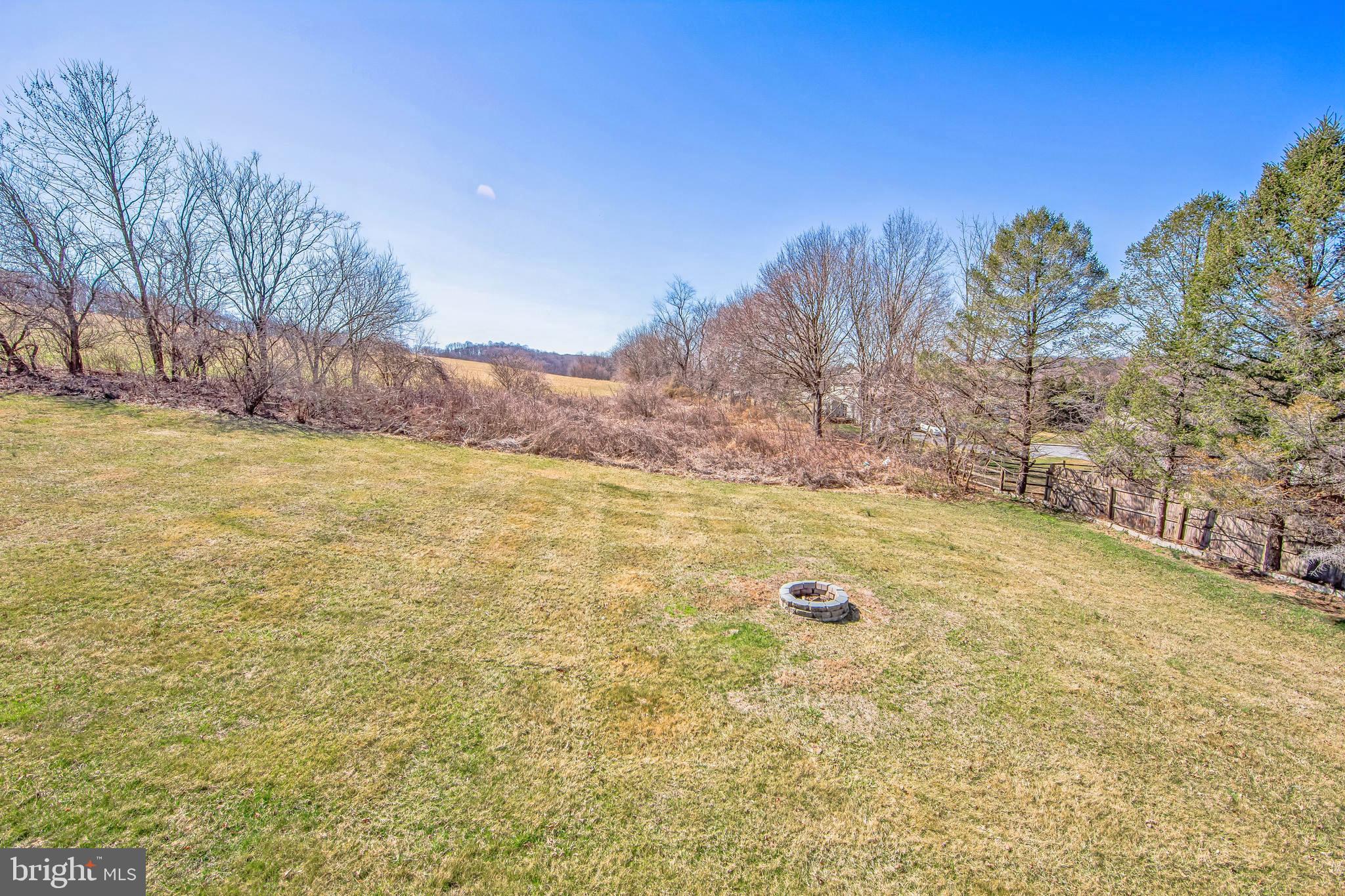 CREEKSIDE KNOLL - Residential