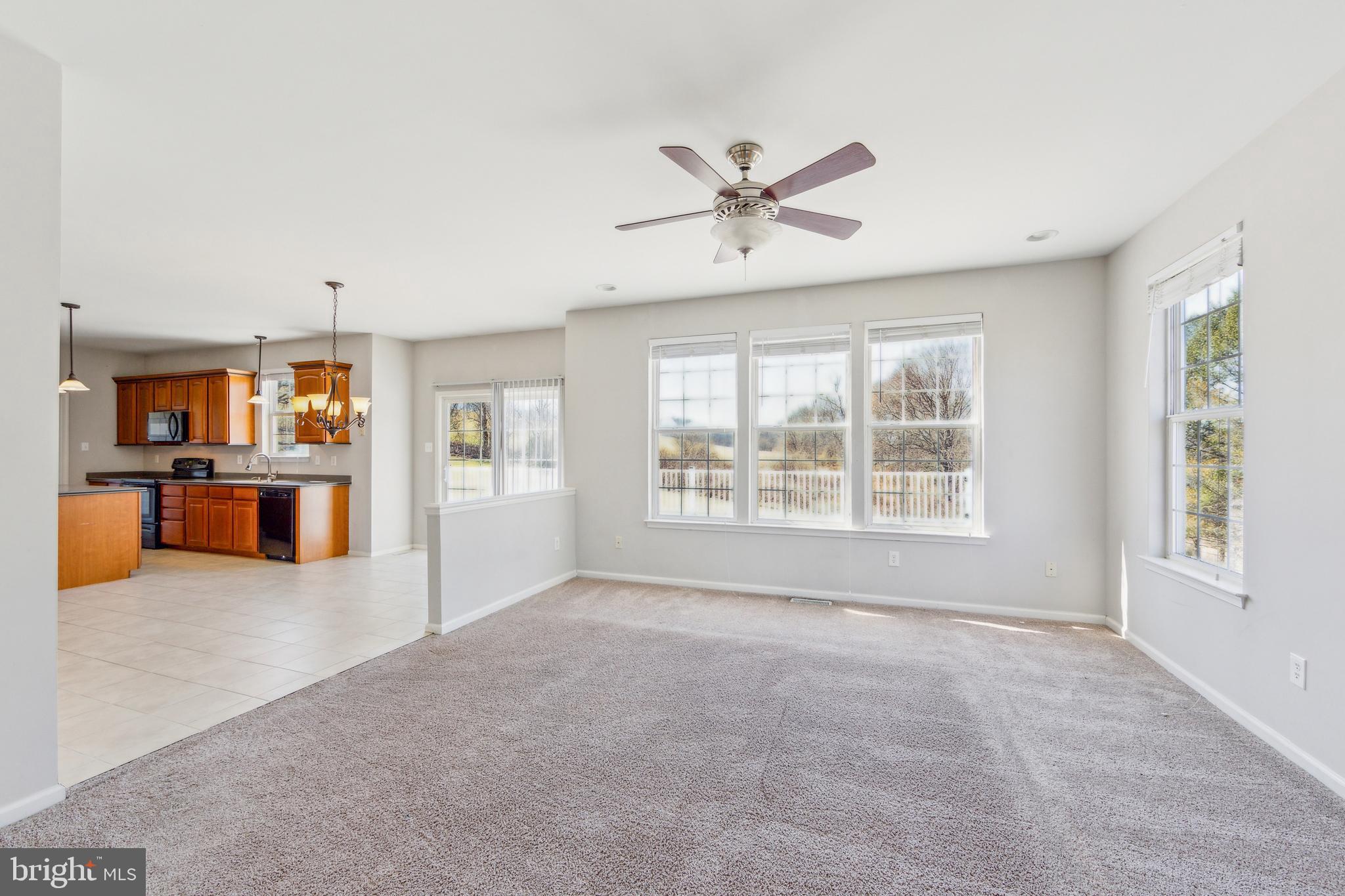 CREEKSIDE KNOLL - Residential