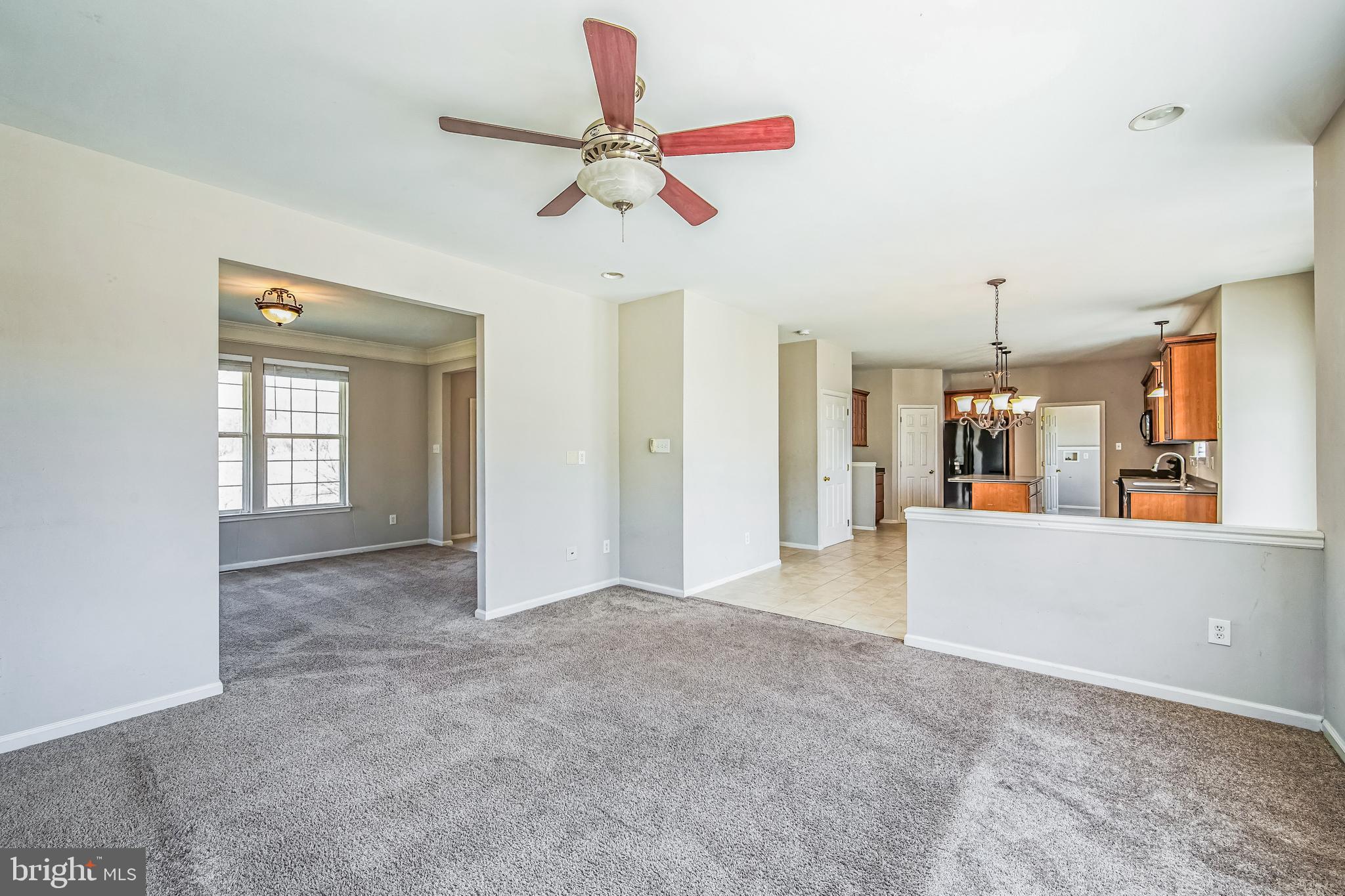 CREEKSIDE KNOLL - Residential