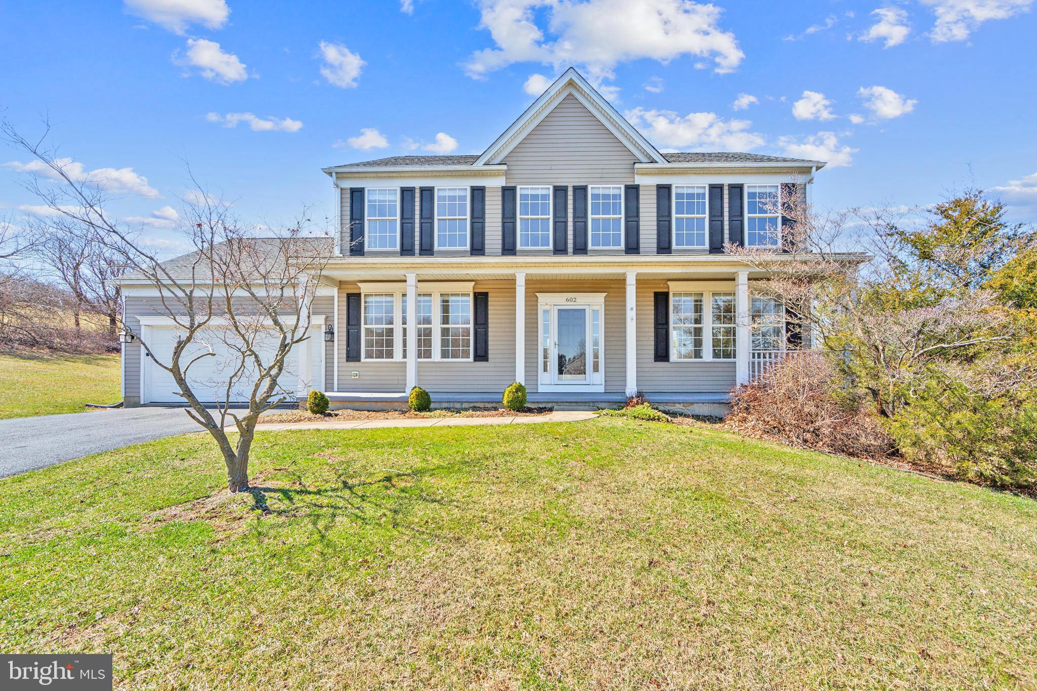 CREEKSIDE KNOLL - Residential