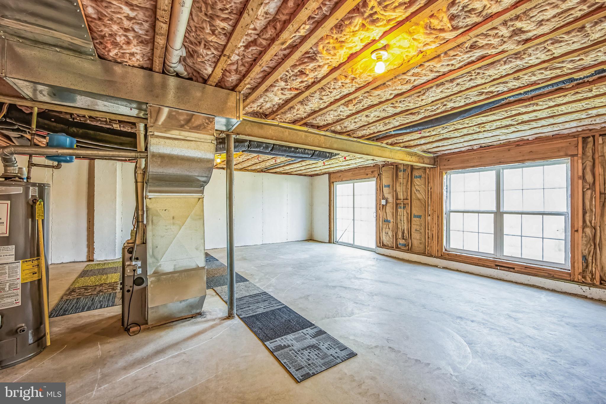 CREEKSIDE KNOLL - Residential