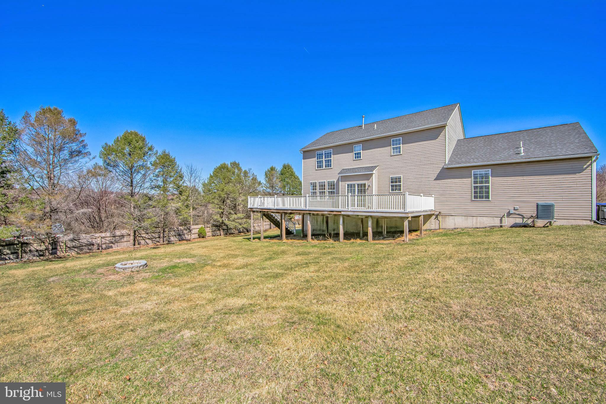 CREEKSIDE KNOLL - Residential