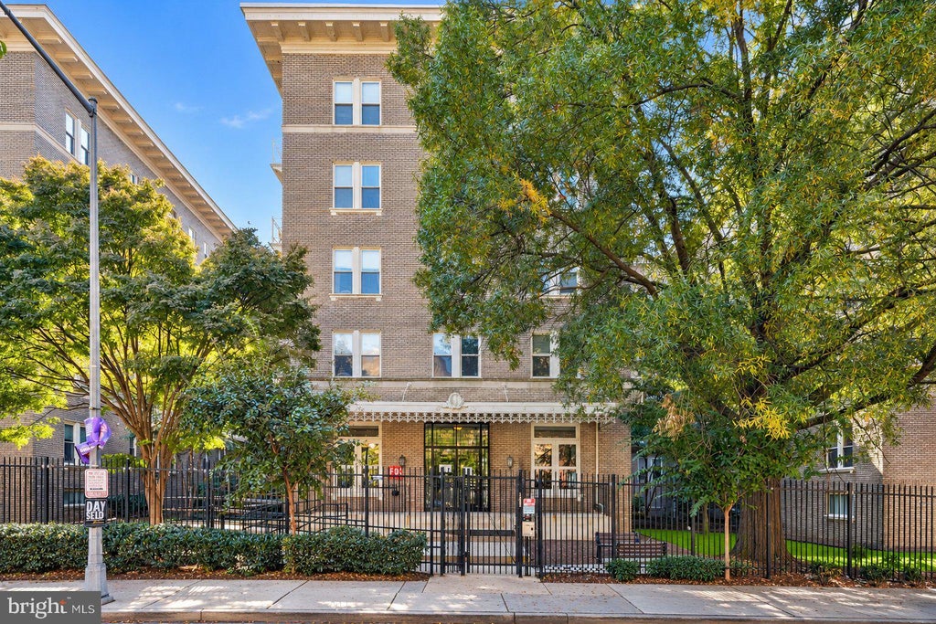 Photo of 1308 Clifton Street NW #209, WASHINGTON, DC 20009 (MLS # DCDC2289236)