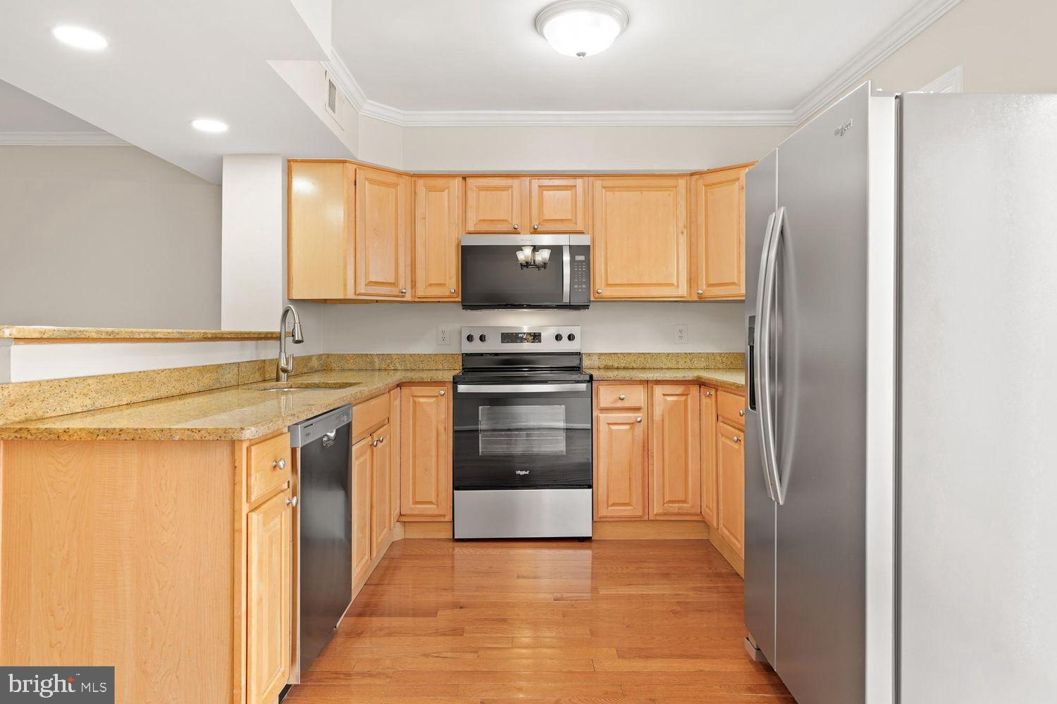 8483 LAUREL OAK DRIVE