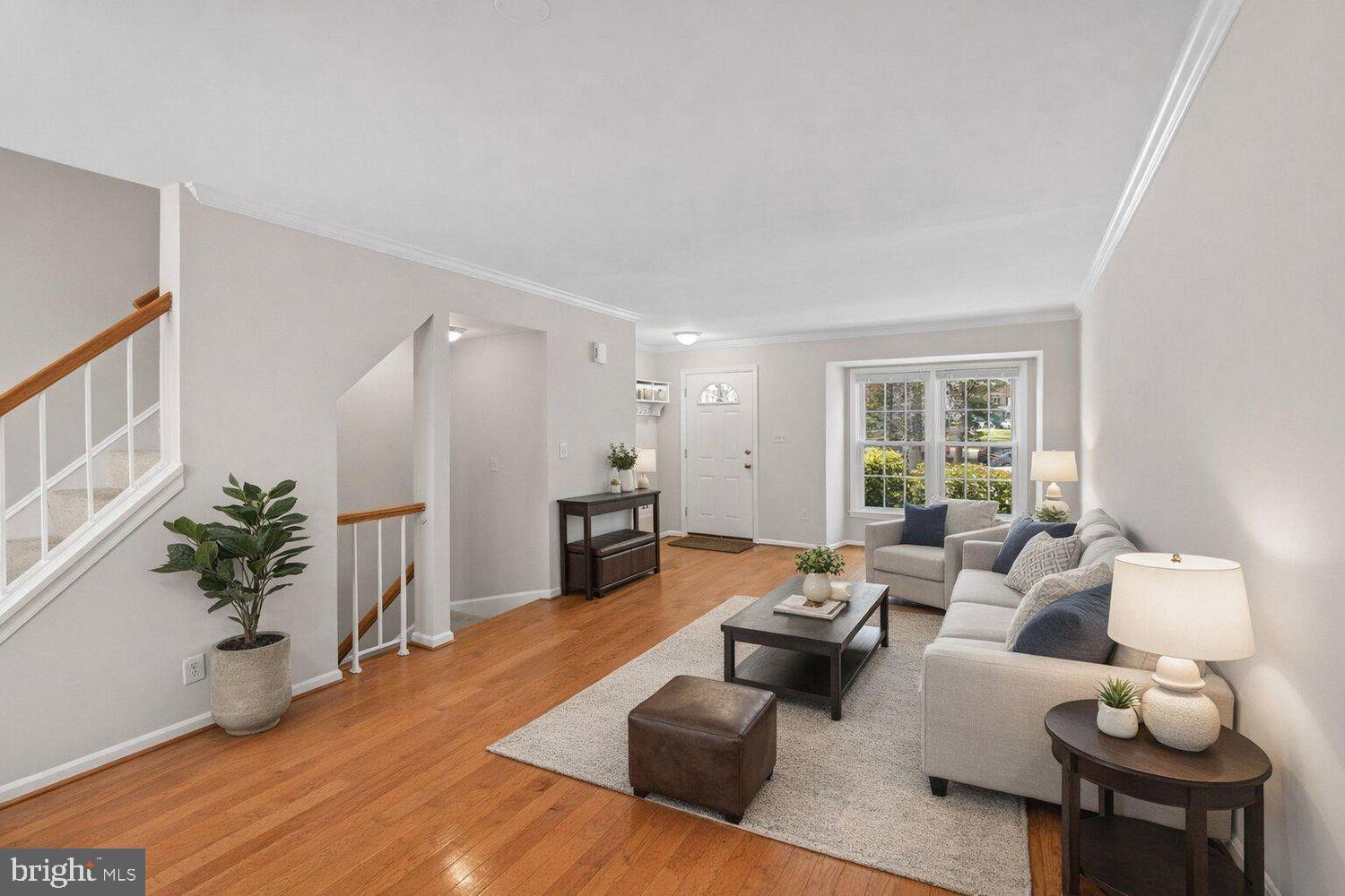 8483 LAUREL OAK DRIVE