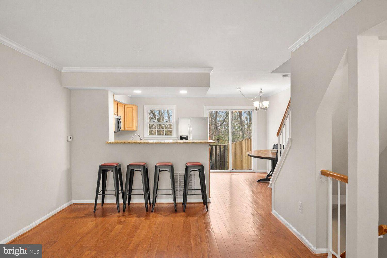 8483 LAUREL OAK DRIVE