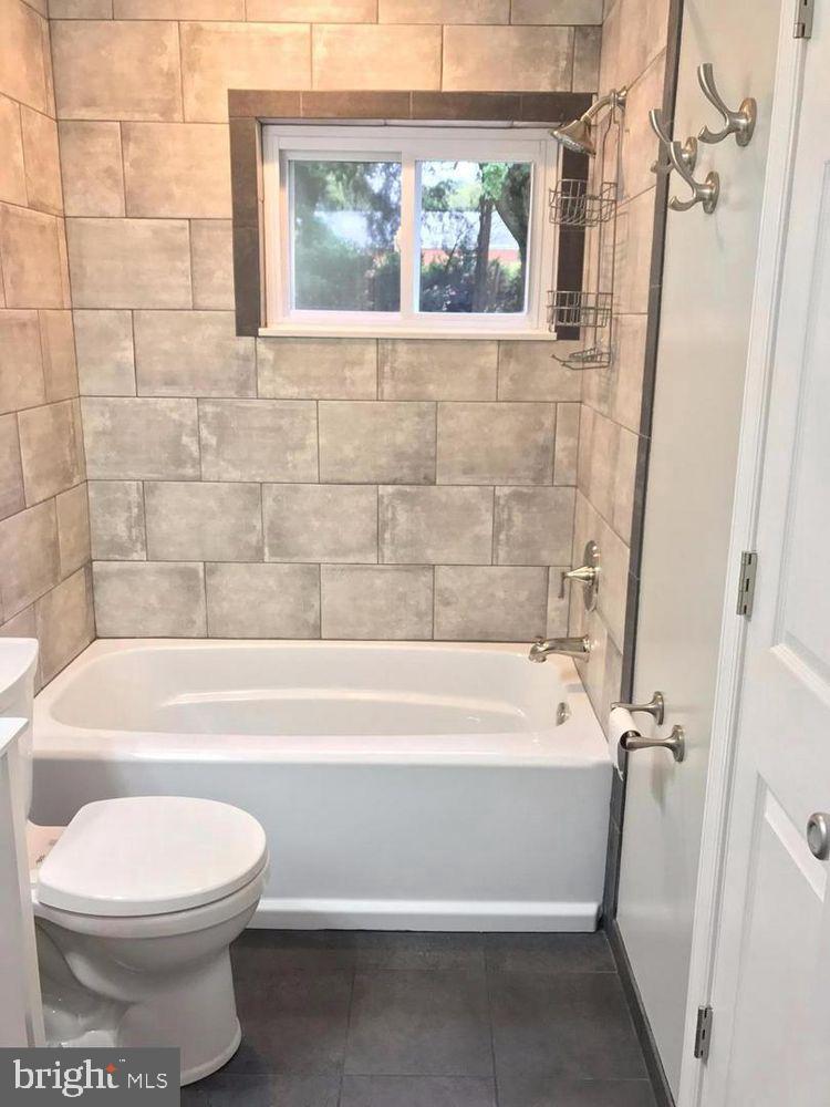 WHEATON WOODS - Residential Lease