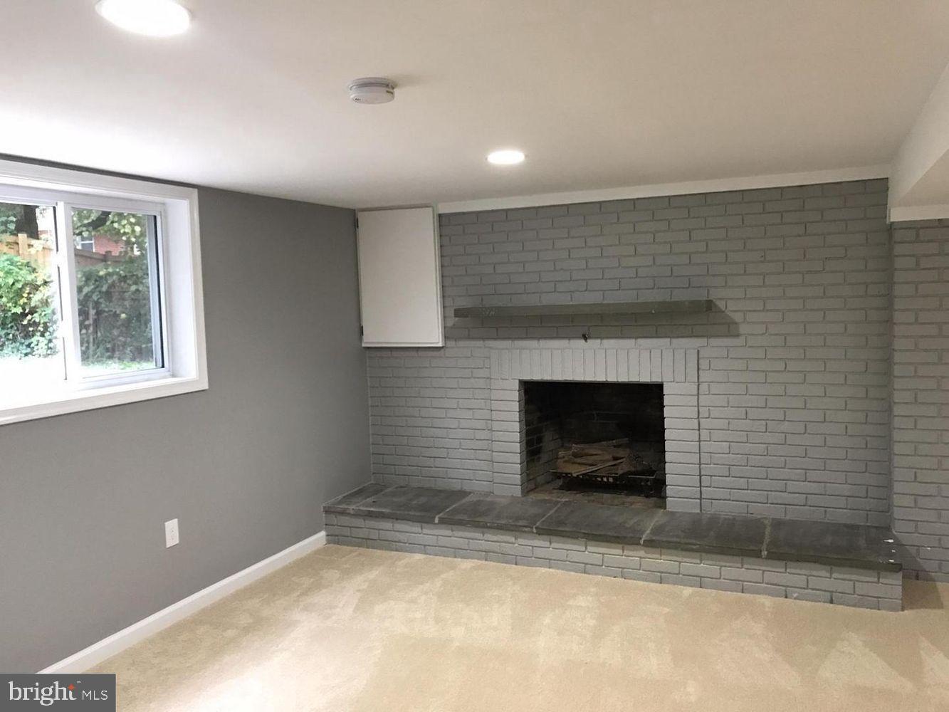 WHEATON WOODS - Residential Lease