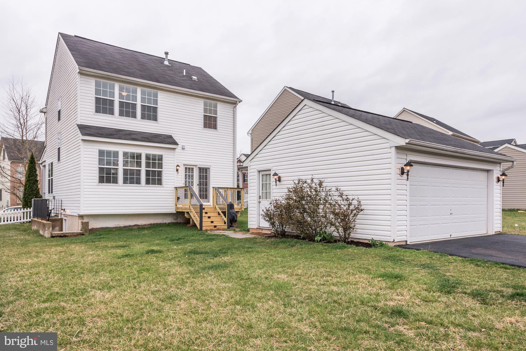 MEADOWS AT MORRIS FARM - Residential