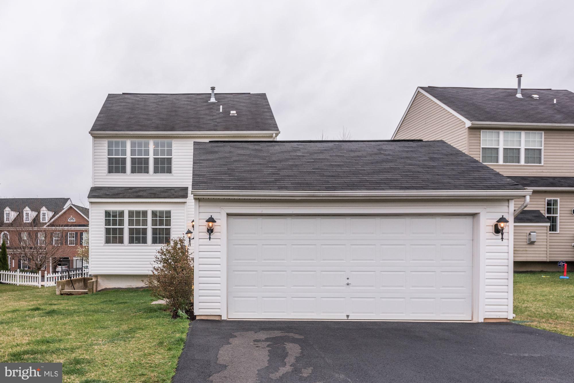 MEADOWS AT MORRIS FARM - Residential