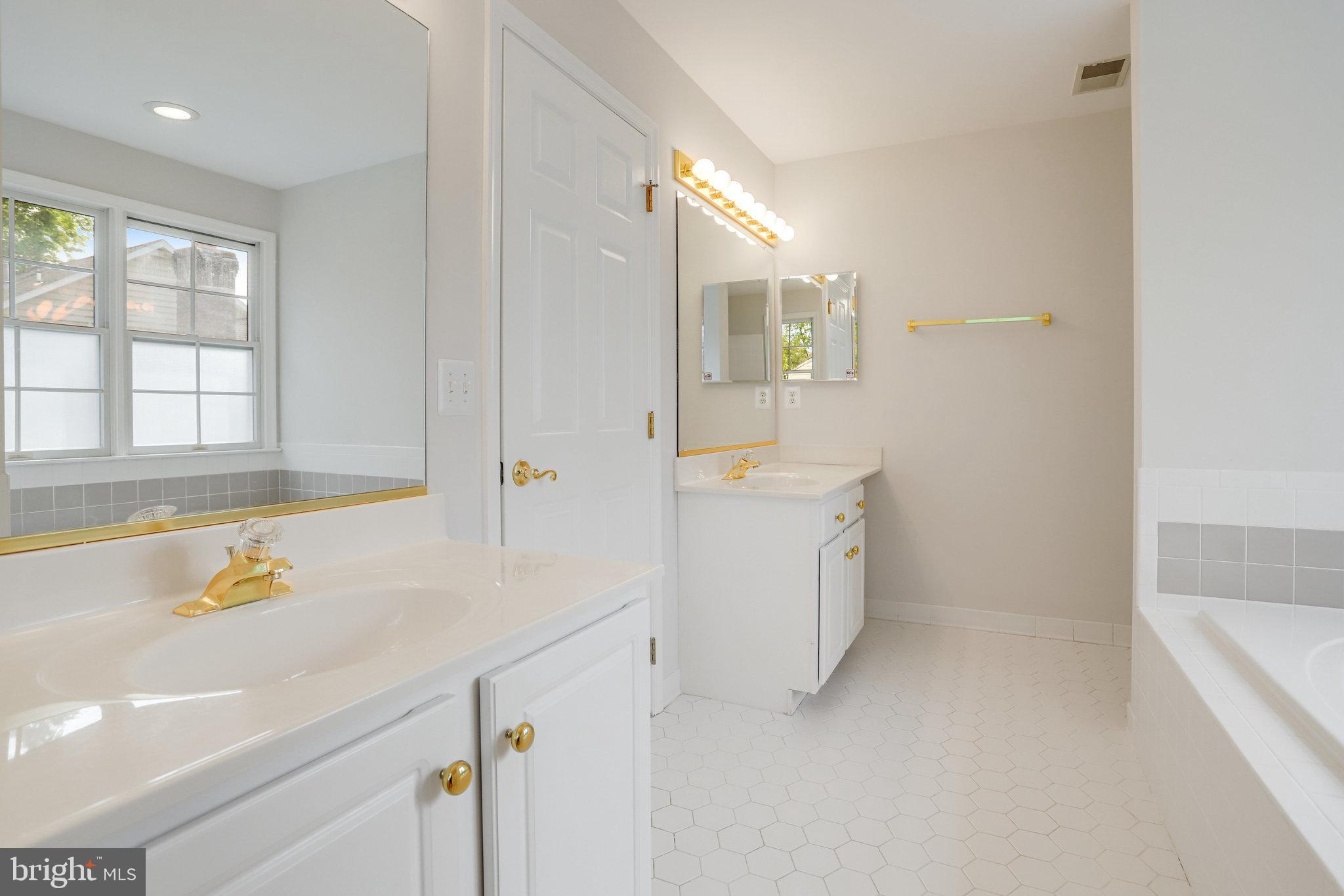 CARLIN SPRINGS - Residential