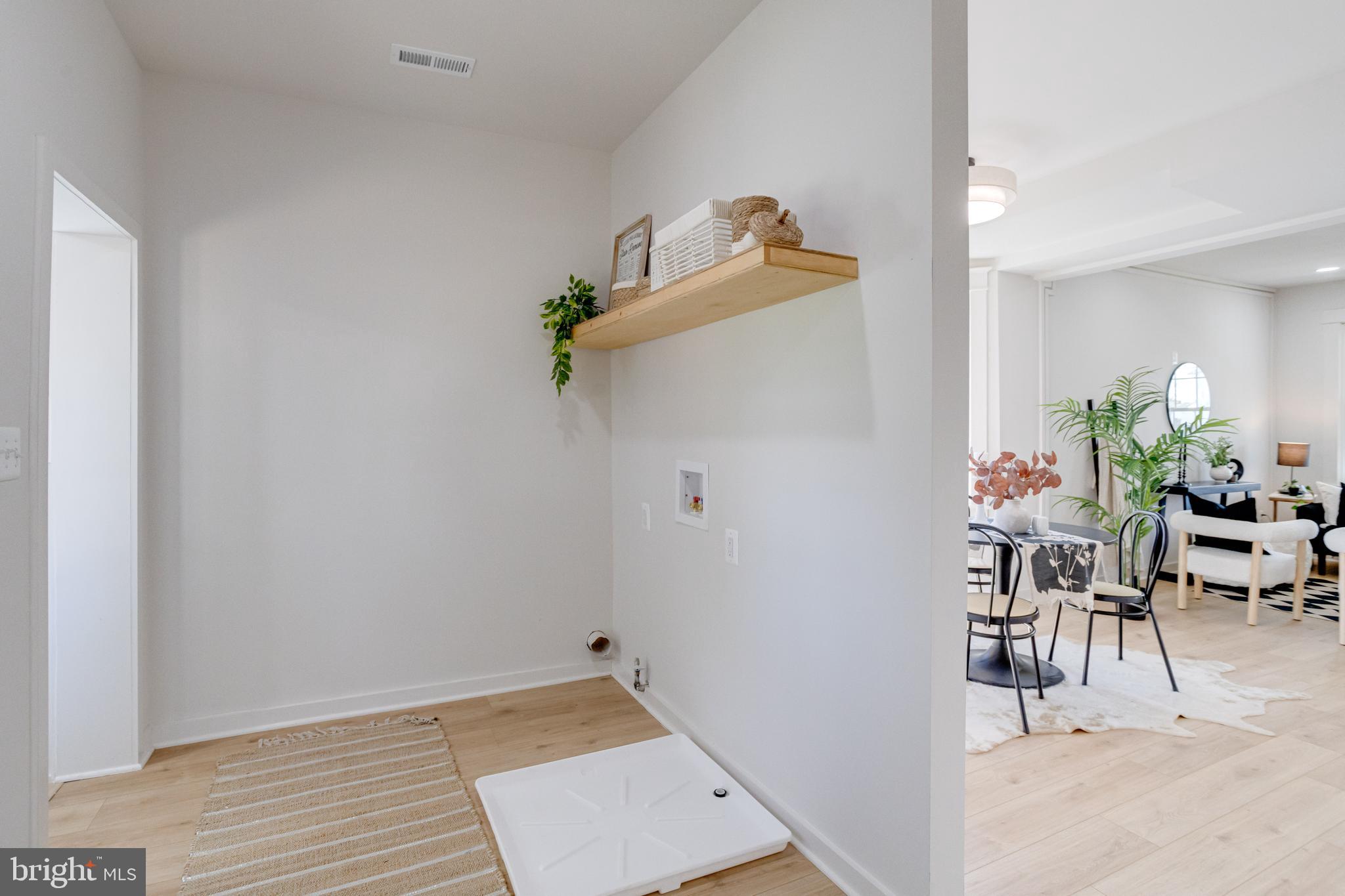 LAURAVILLE HISTORIC DISTRICT - Residential