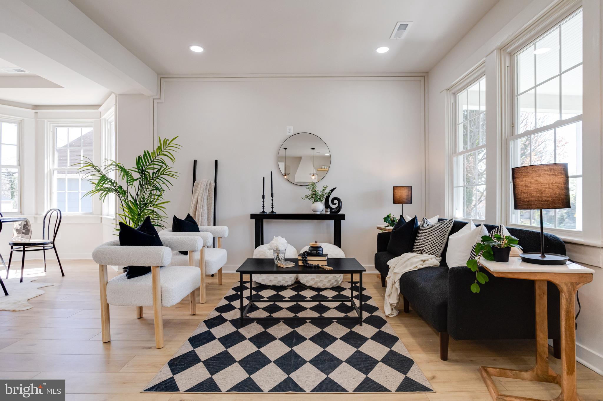 LAURAVILLE HISTORIC DISTRICT - Residential