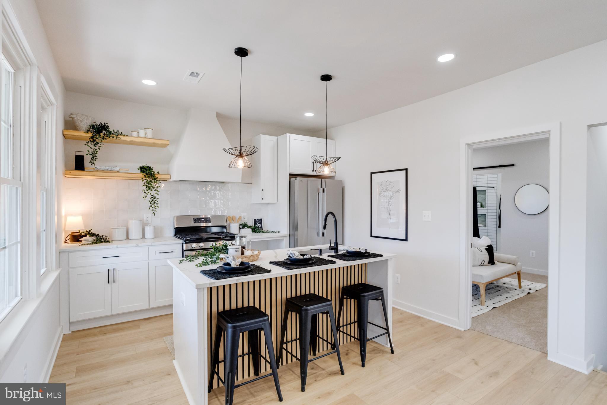 LAURAVILLE HISTORIC DISTRICT - Residential