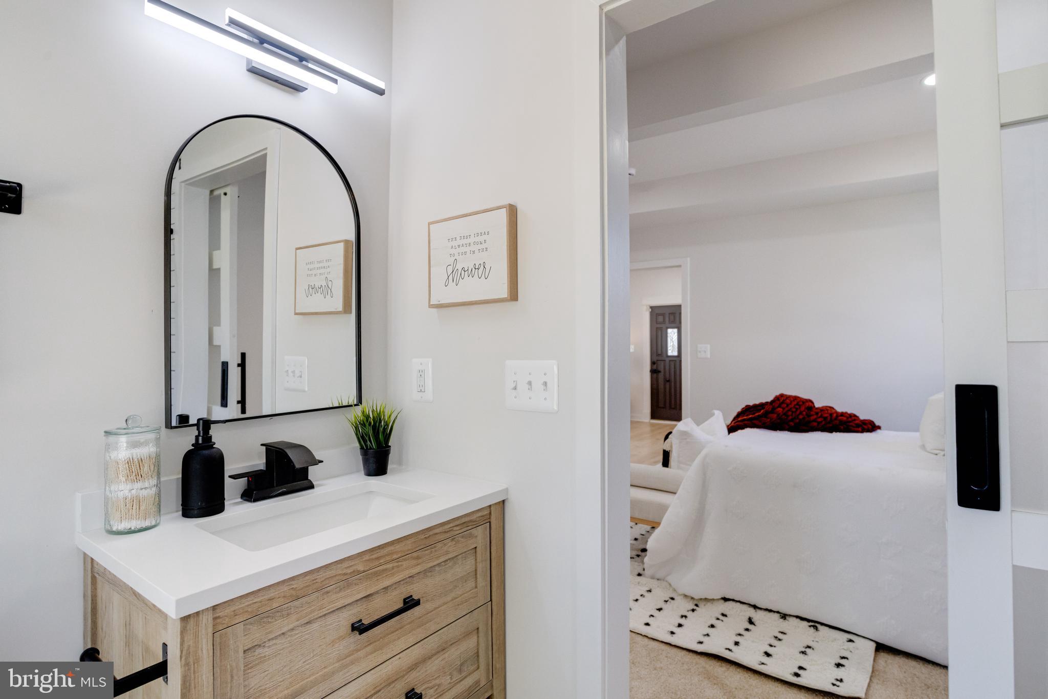 LAURAVILLE HISTORIC DISTRICT - Residential