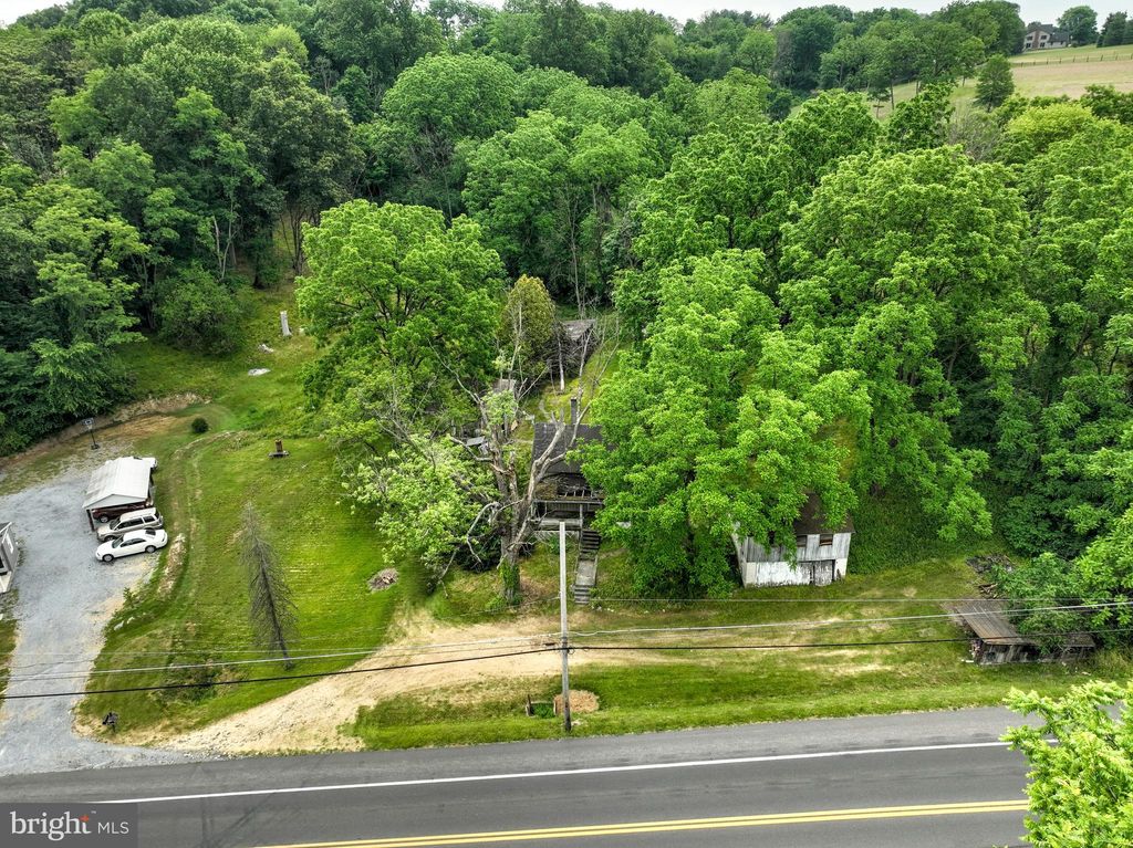 Photo of 1065 FURNACE HILLS PIKE, LITITZ, PA 17543 (MLS # PALA2036838)