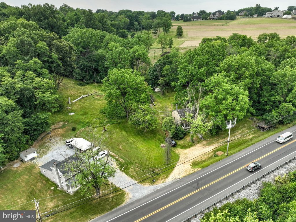 Photo of 1065 FURNACE HILLS PIKE, LITITZ, PA 17543 (MLS # PALA2036838)