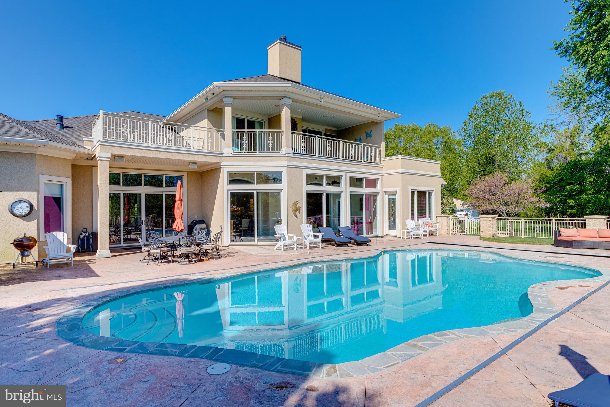 BOWLEYS QUARTERS - Residential