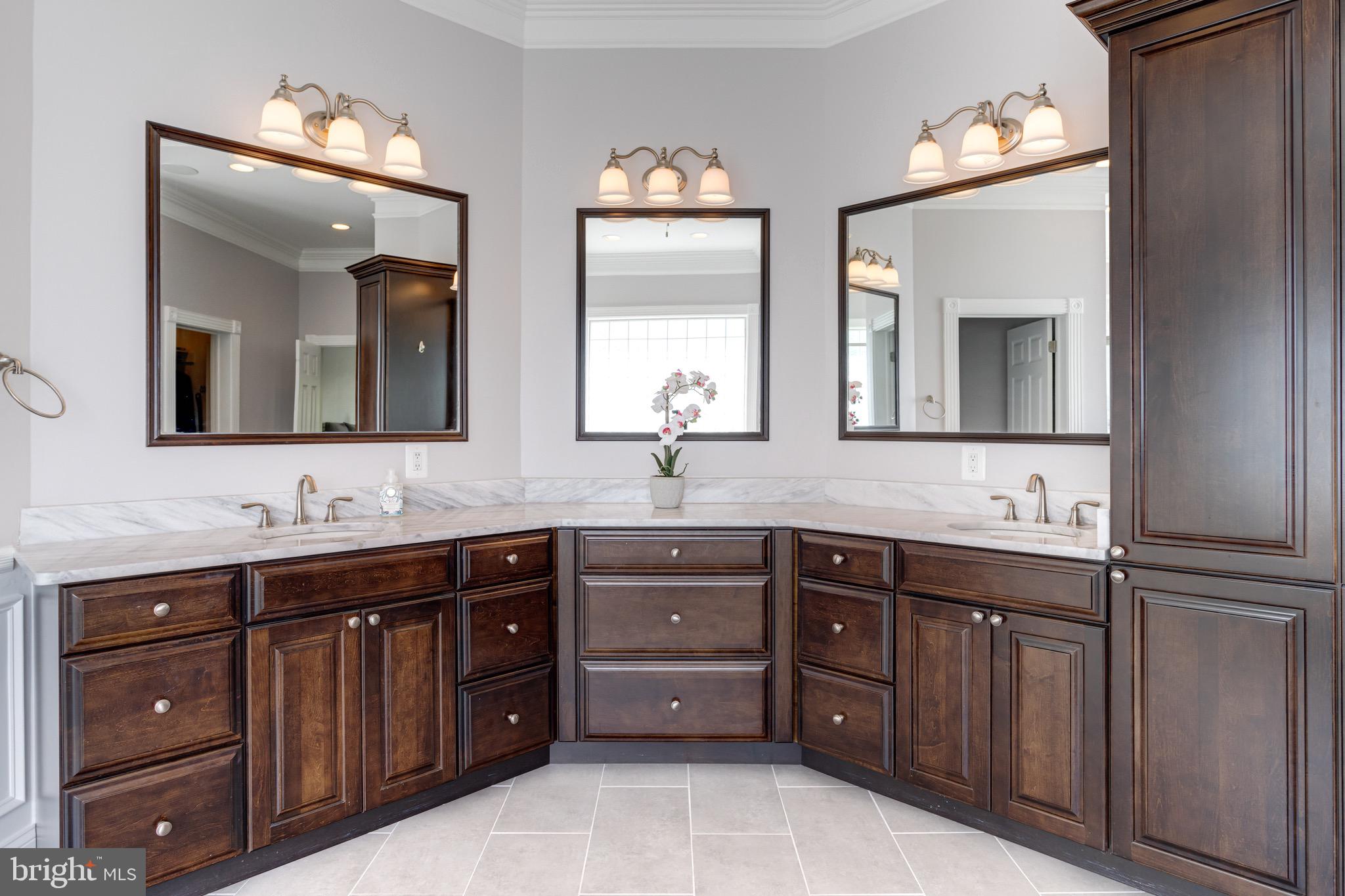 BOWLEYS QUARTERS - Residential