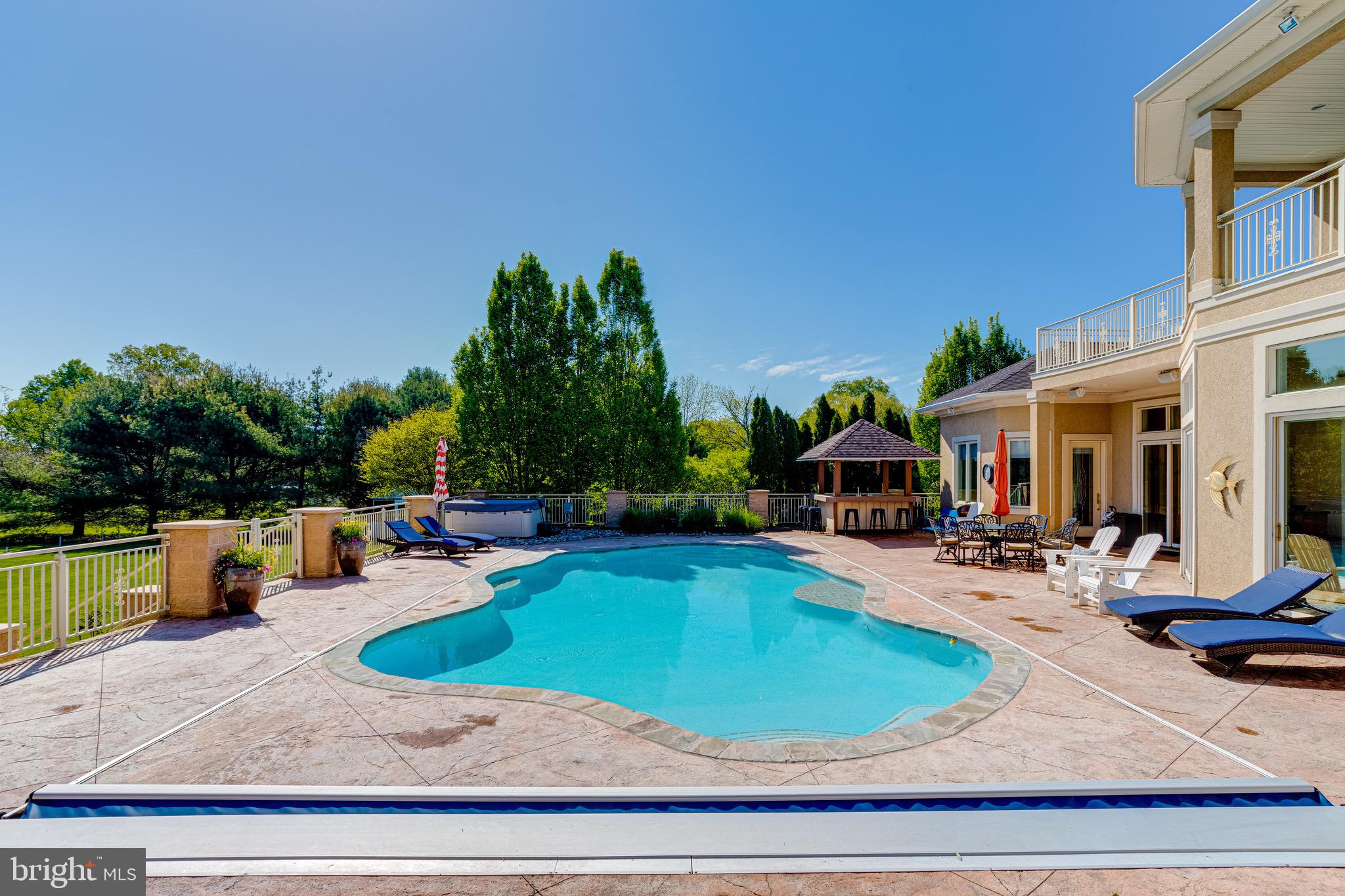 BOWLEYS QUARTERS - Residential