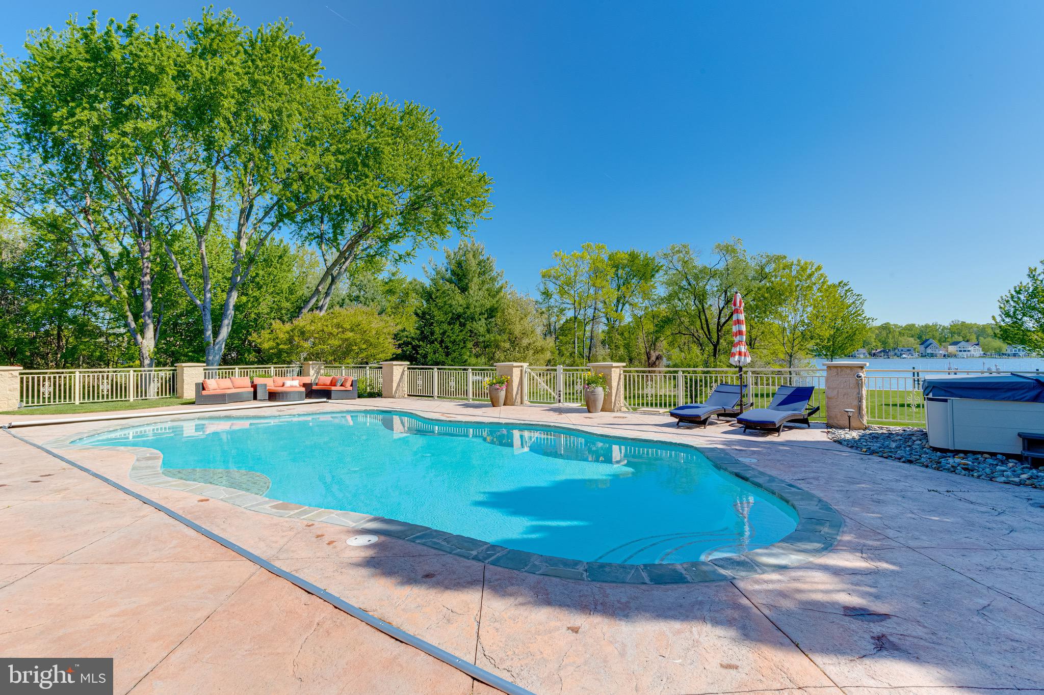 BOWLEYS QUARTERS - Residential