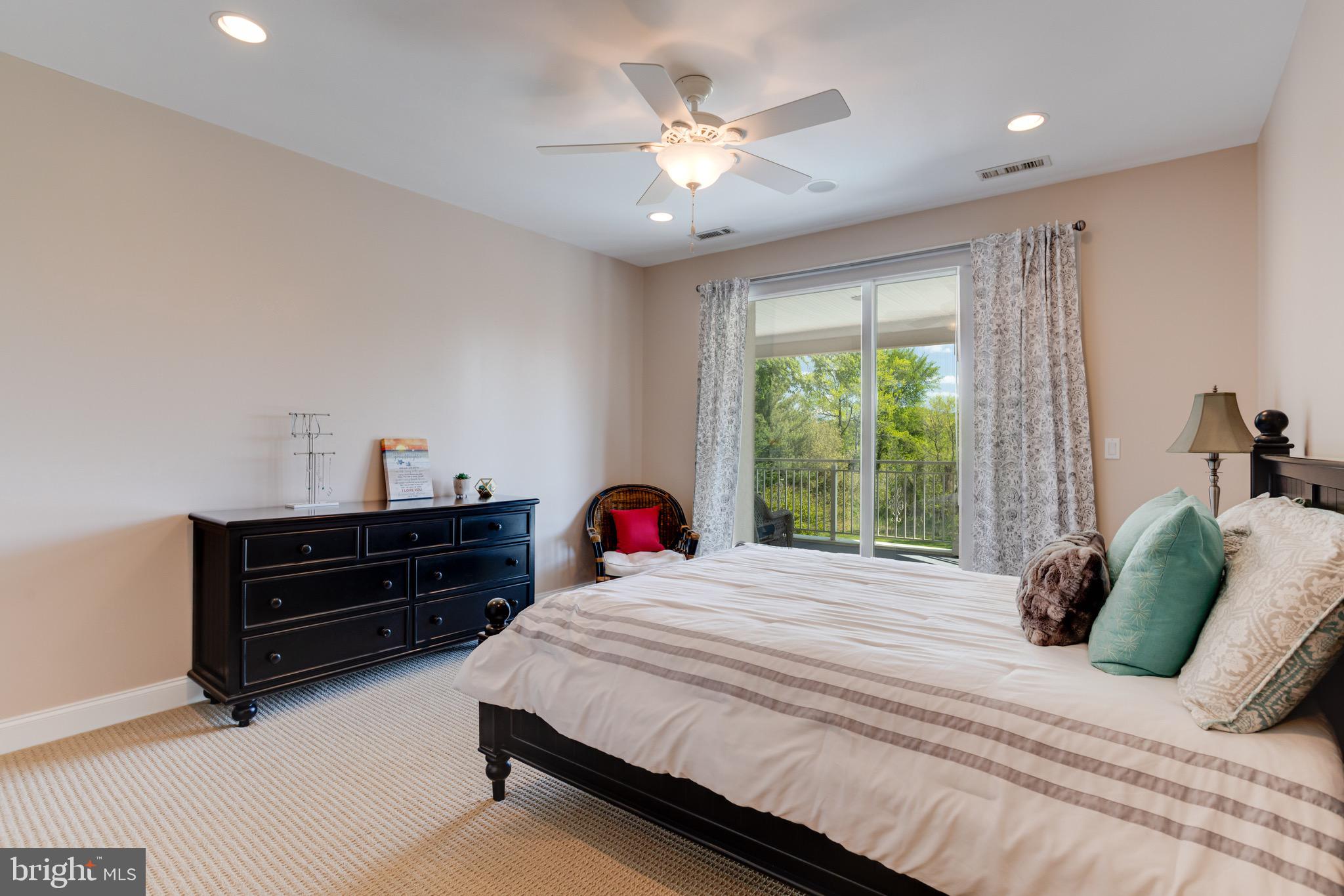 BOWLEYS QUARTERS - Residential