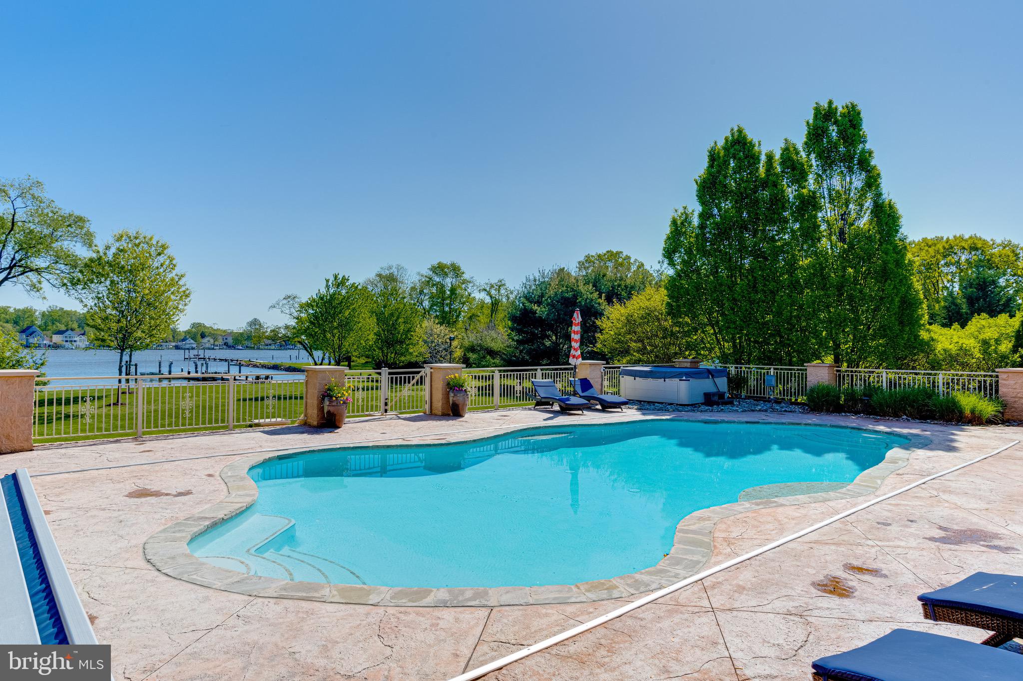 BOWLEYS QUARTERS - Residential