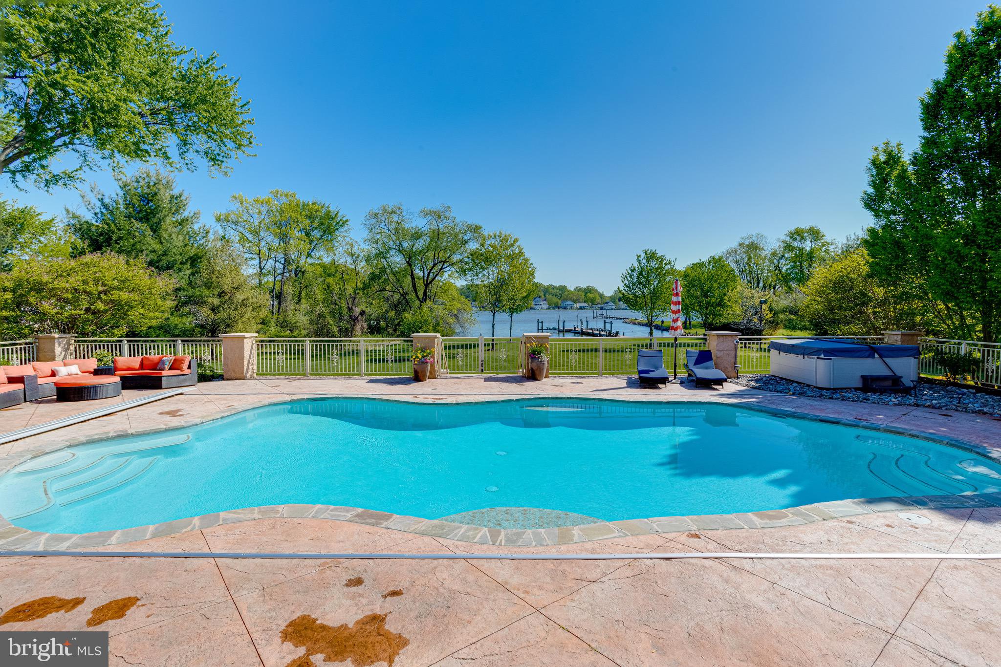 BOWLEYS QUARTERS - Residential