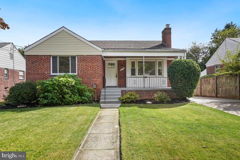 Photo of 10311 Douglas Avenue, SILVER SPRING, MD 20902 (MLS # MDMC2201458)