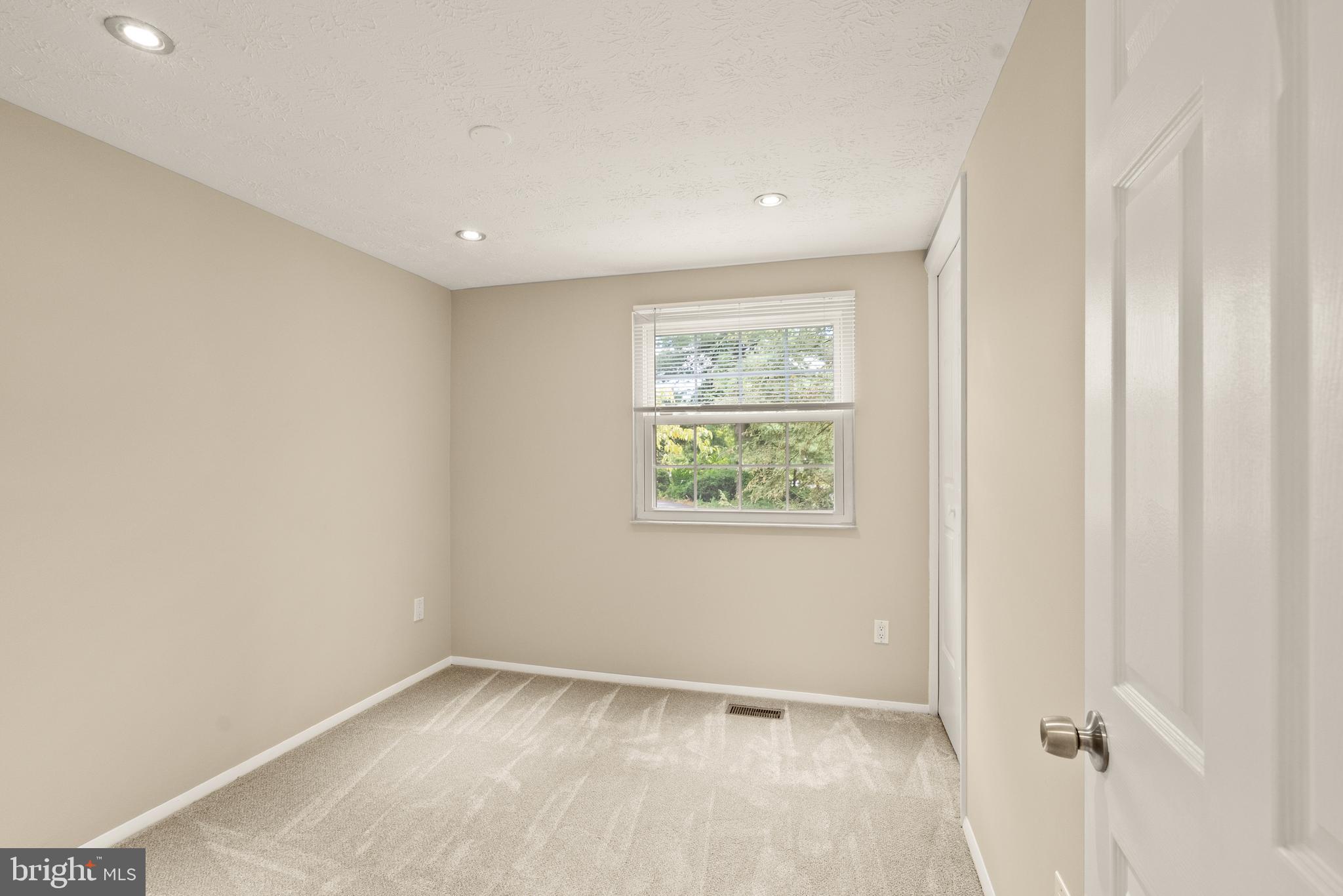 FIVE OAKS PLACE - Residential