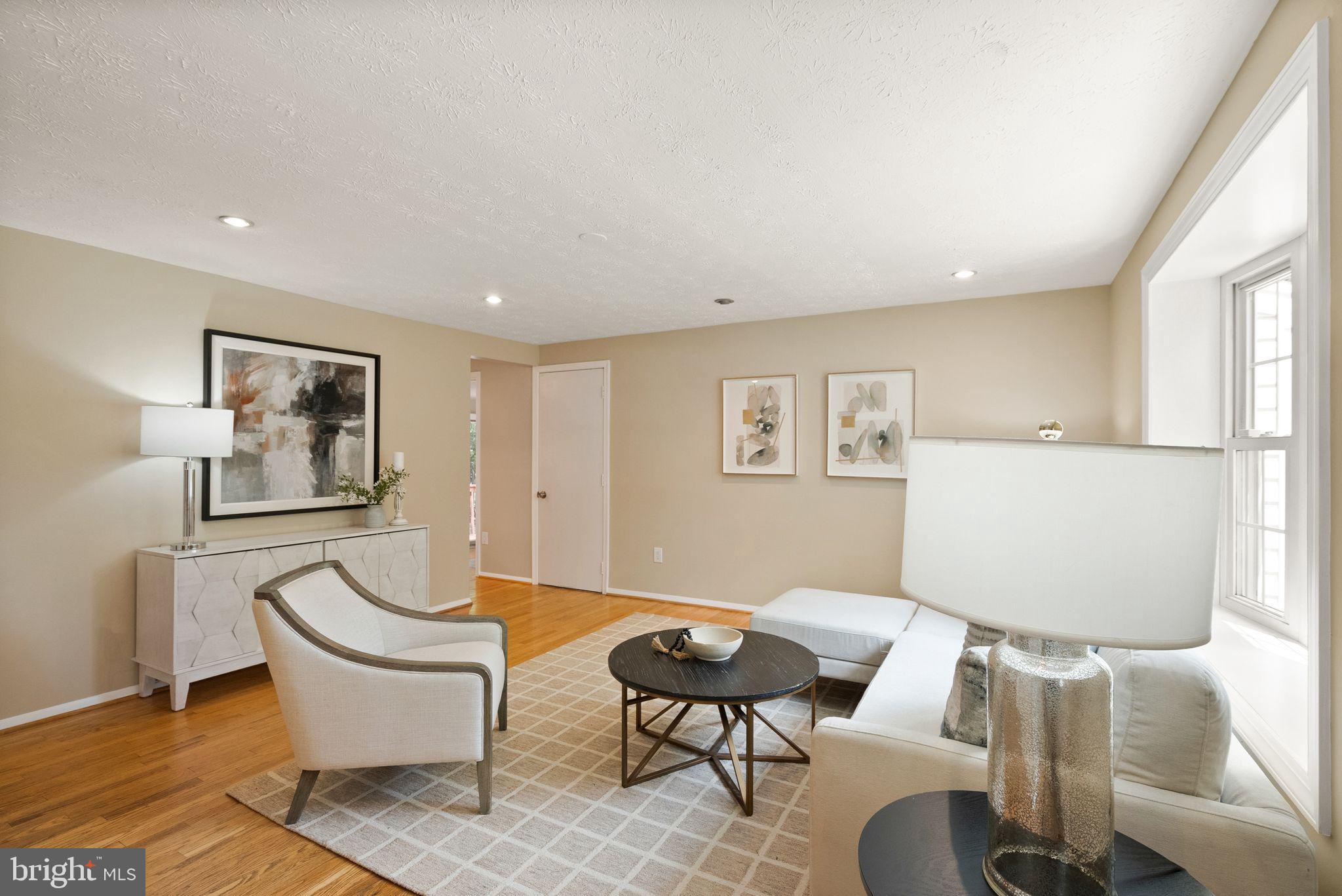 FIVE OAKS PLACE - Residential