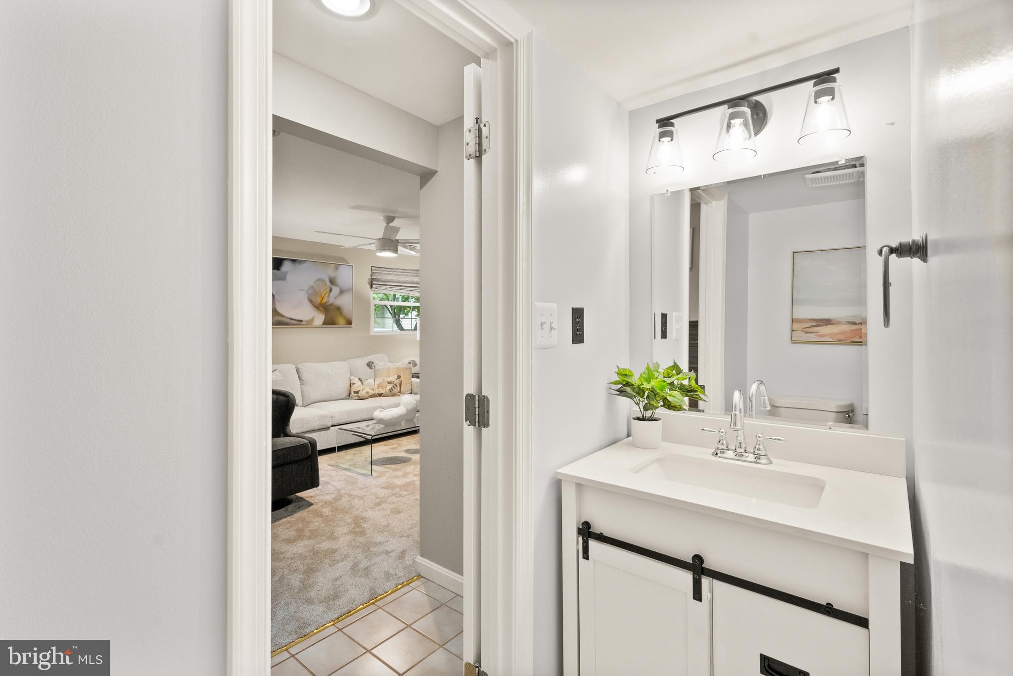 FIVE OAKS PLACE - Residential