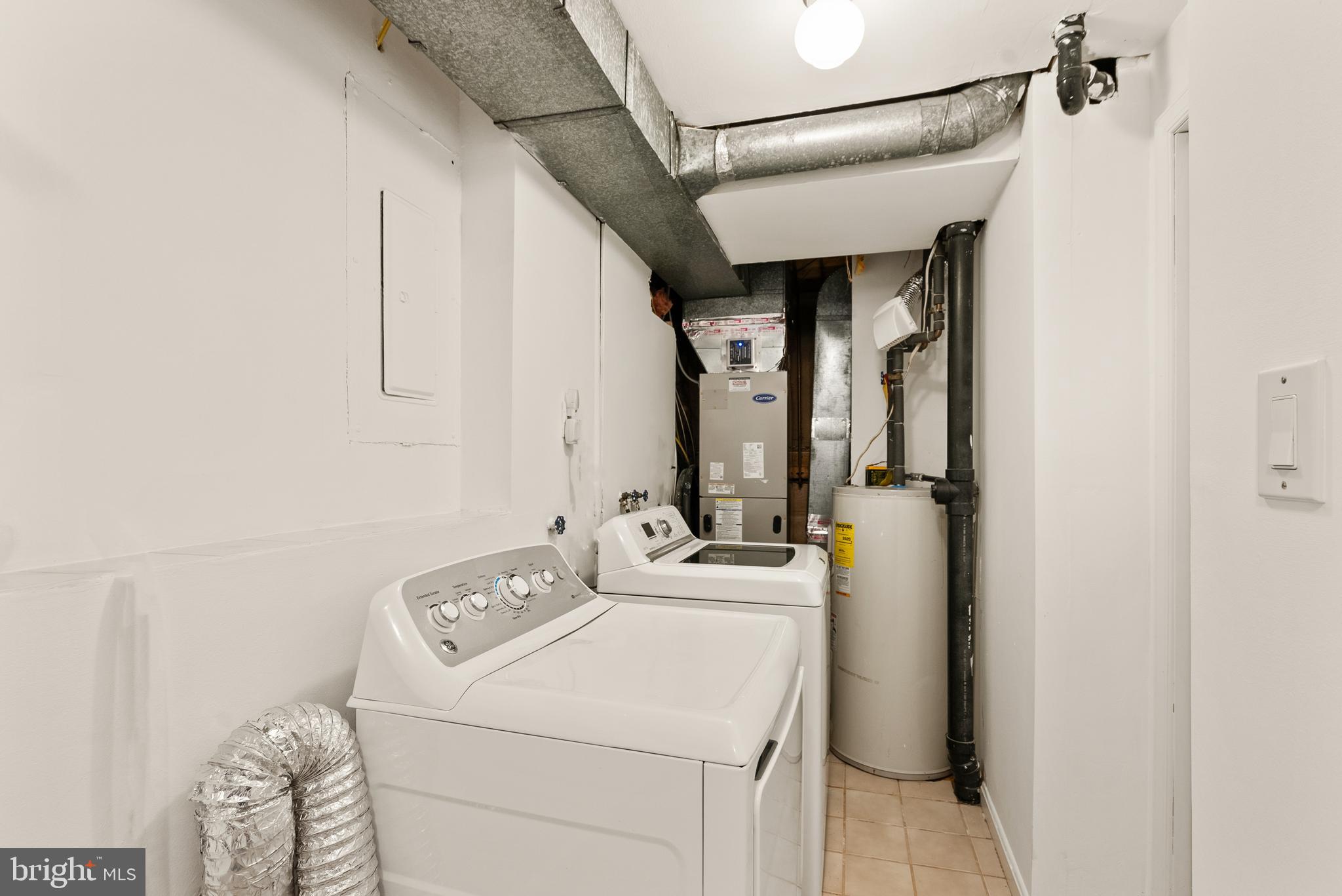 FIVE OAKS PLACE - Residential